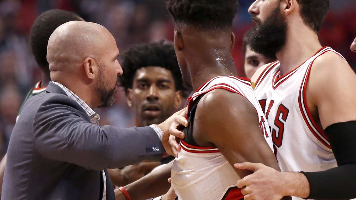 Bulls' Mirotic out for Game 3 at Milwaukee
