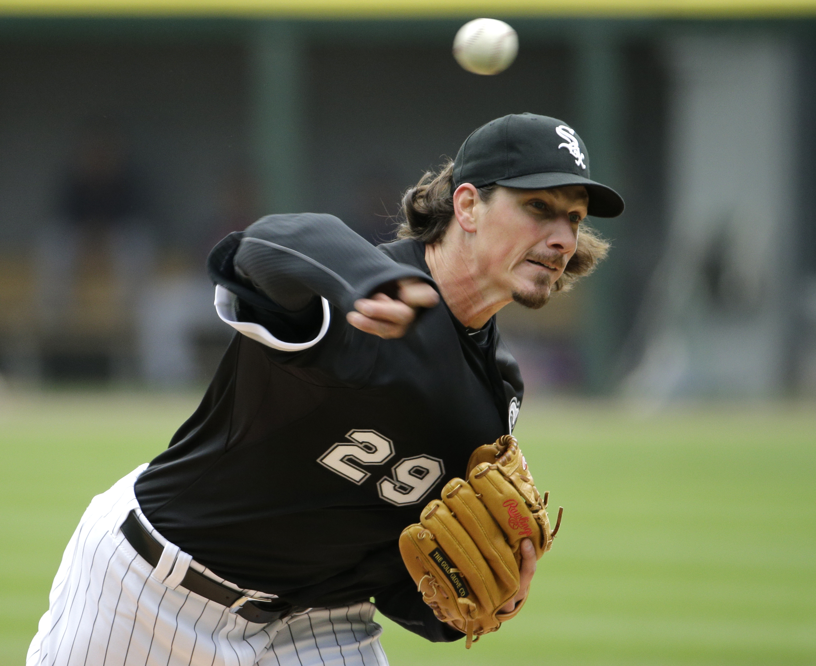 White Sox shut out Indians 6-0