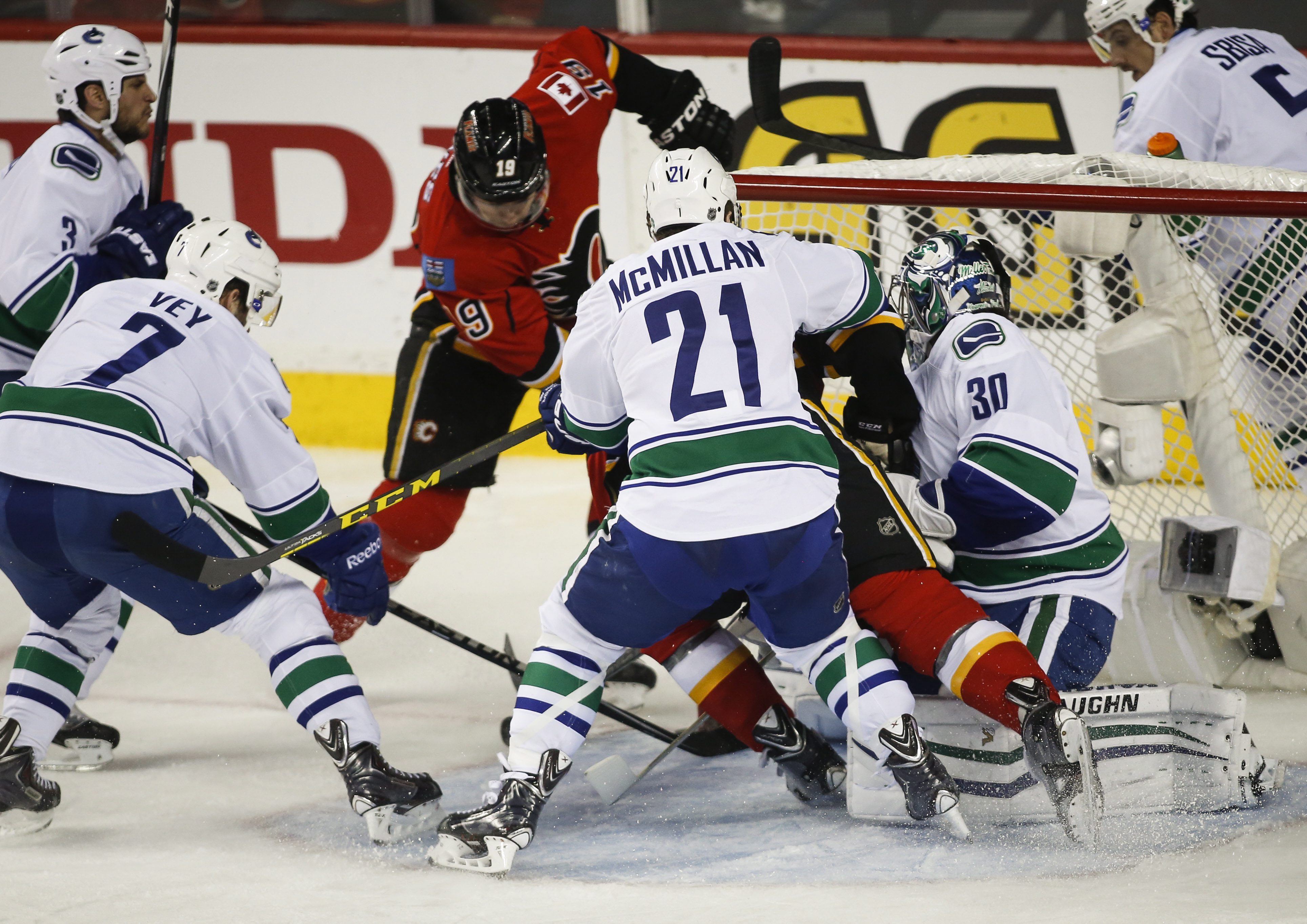 Miller or Lack? Canucks won't reveal starting goalie