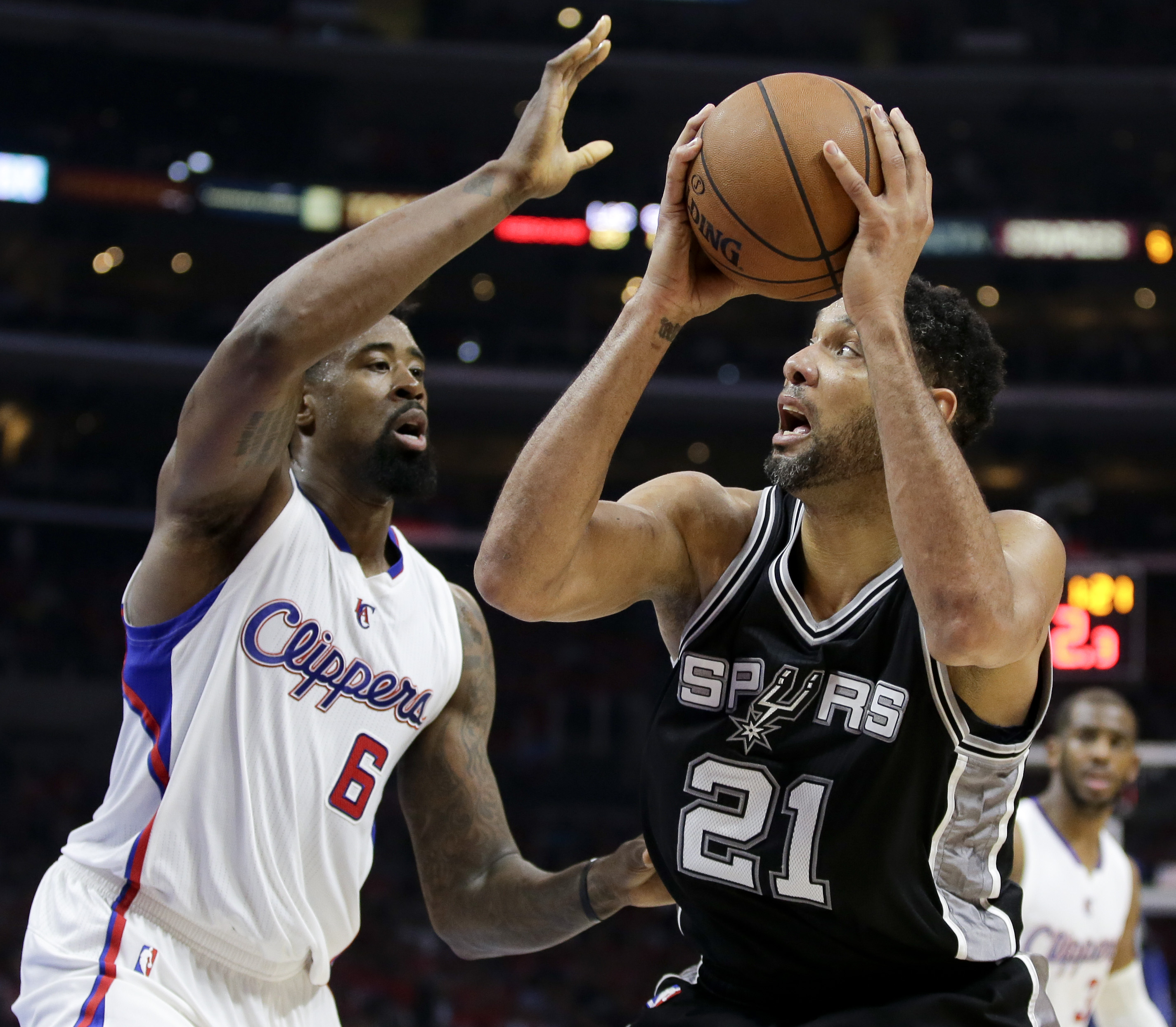 Duncan and Leonard help Spurs beat Clippers 111-107 in OT