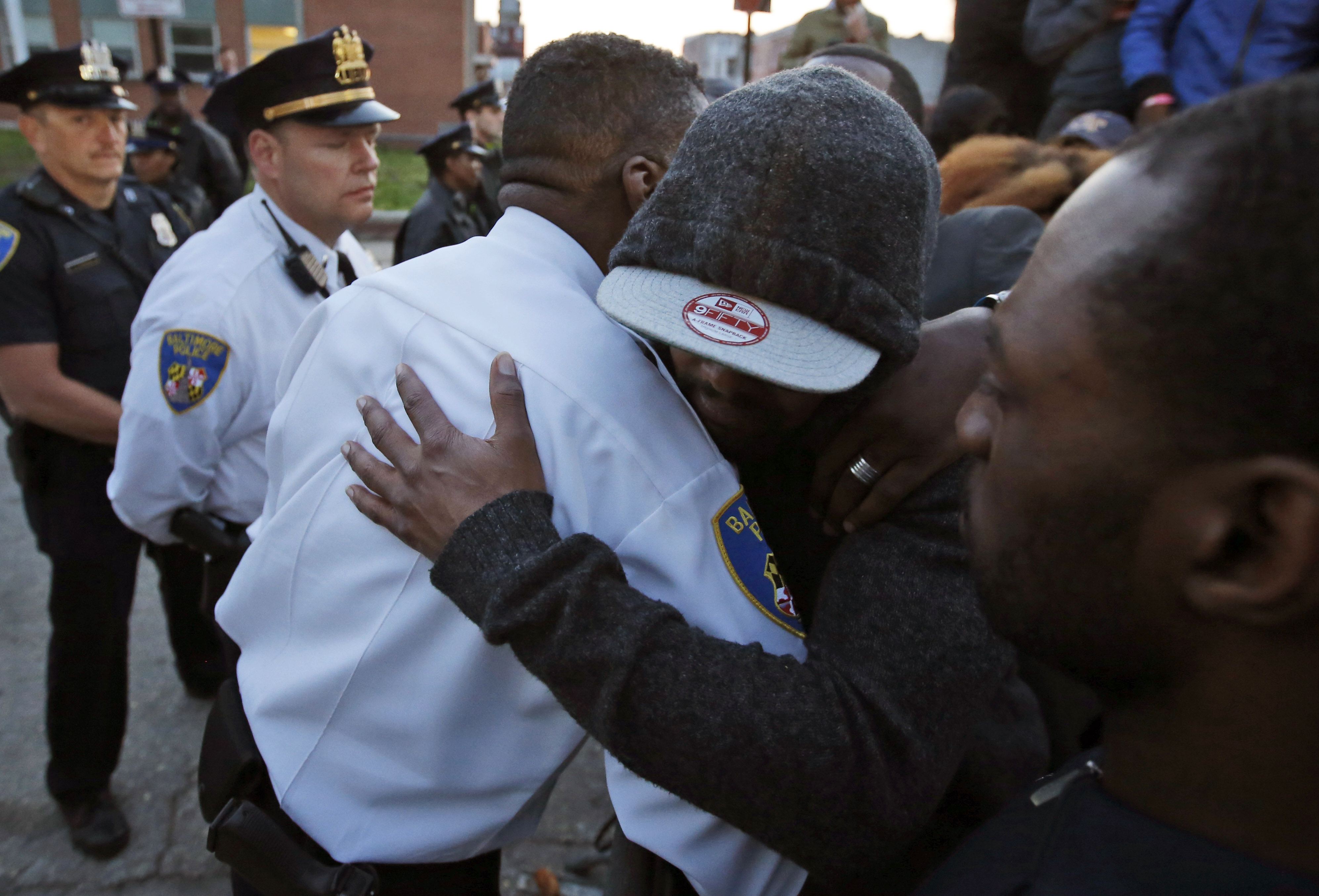 Man's death after arrest exposes tensions in Baltimore