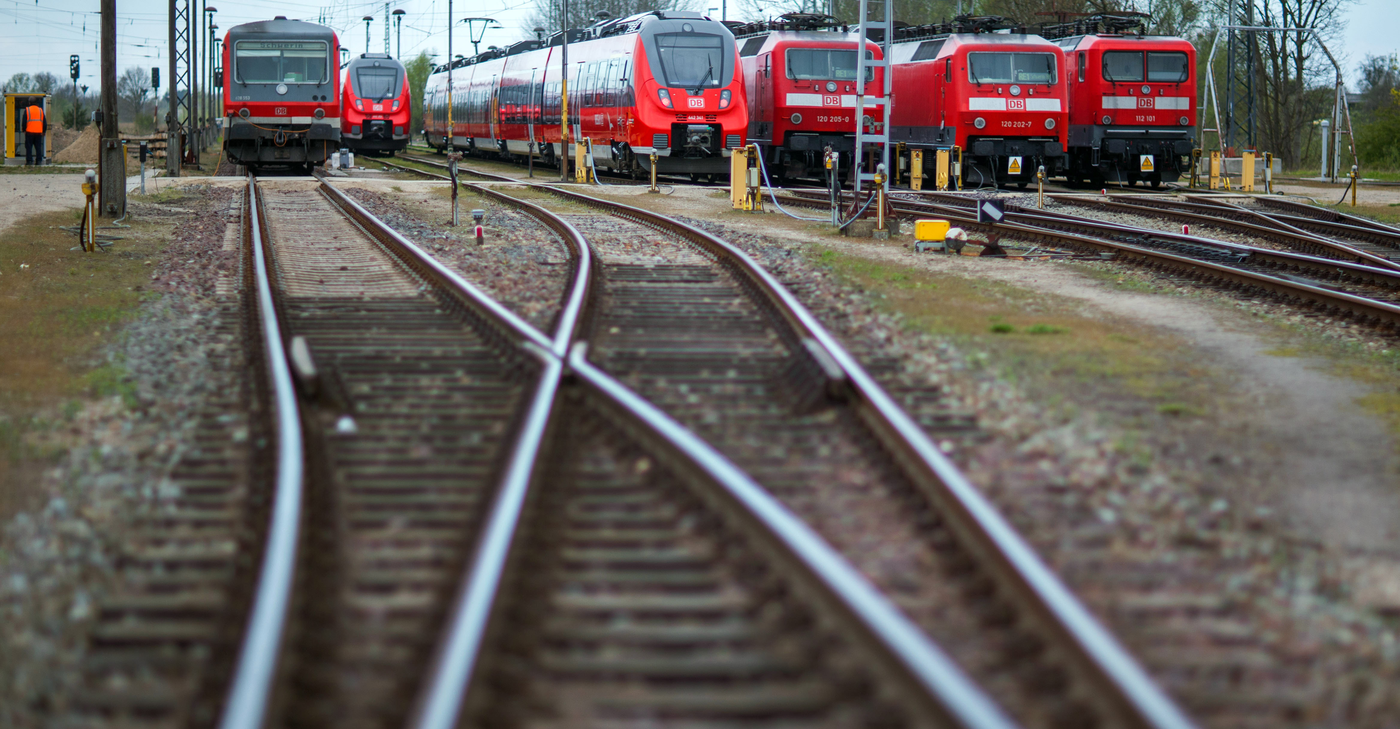 German train drivers on strike for second day