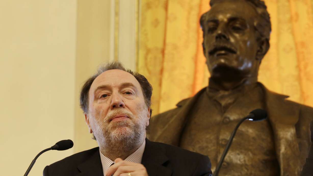 La Scala says Expo premiere will go on