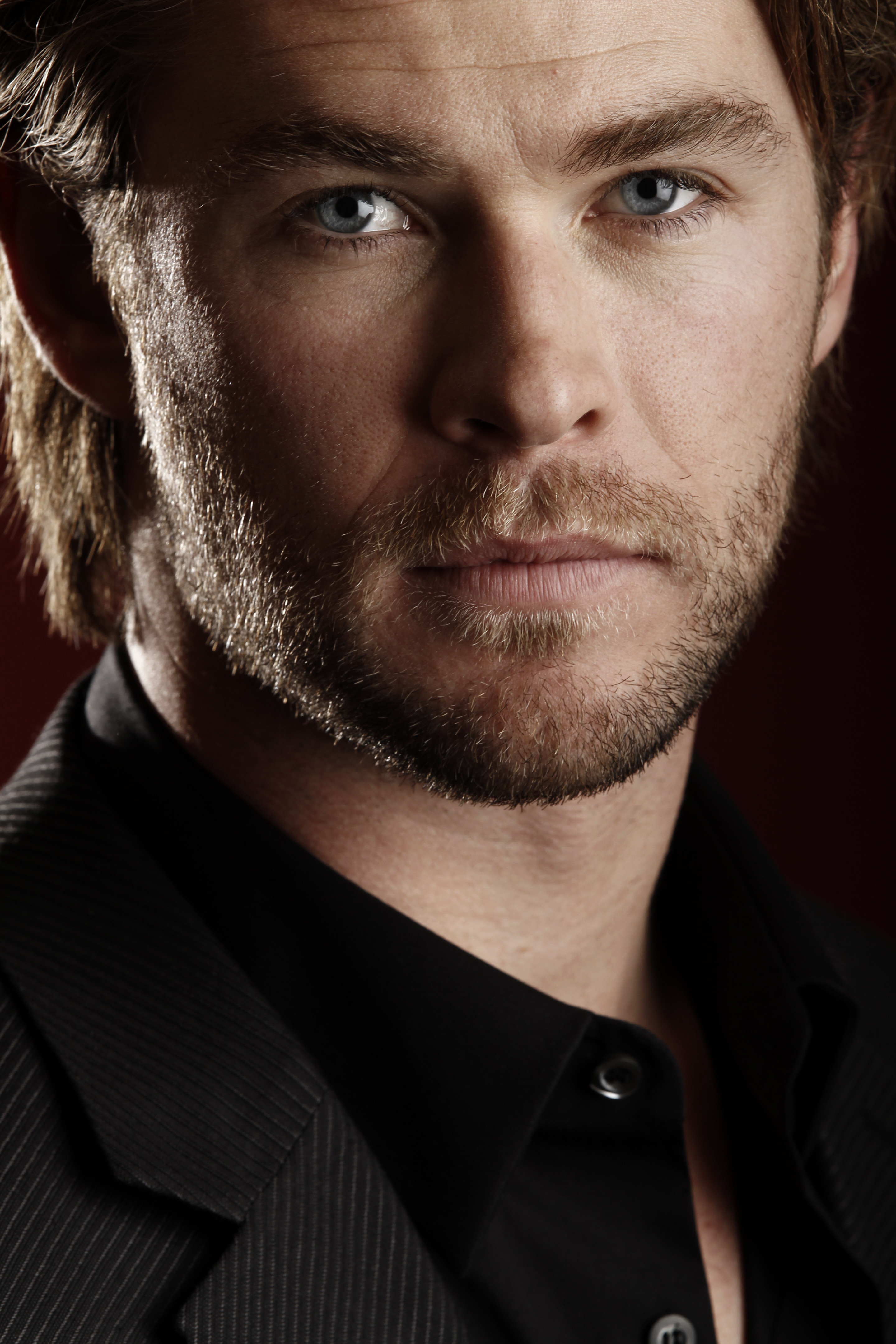 Actor Chris Hemsworth, from the film "Thor", poses for a portrait in Beverly Hills, Calif., Sunday, May 1, 2011. Hemsworth plays the lead character of Thor. (AP Photo/Matt Sayles)