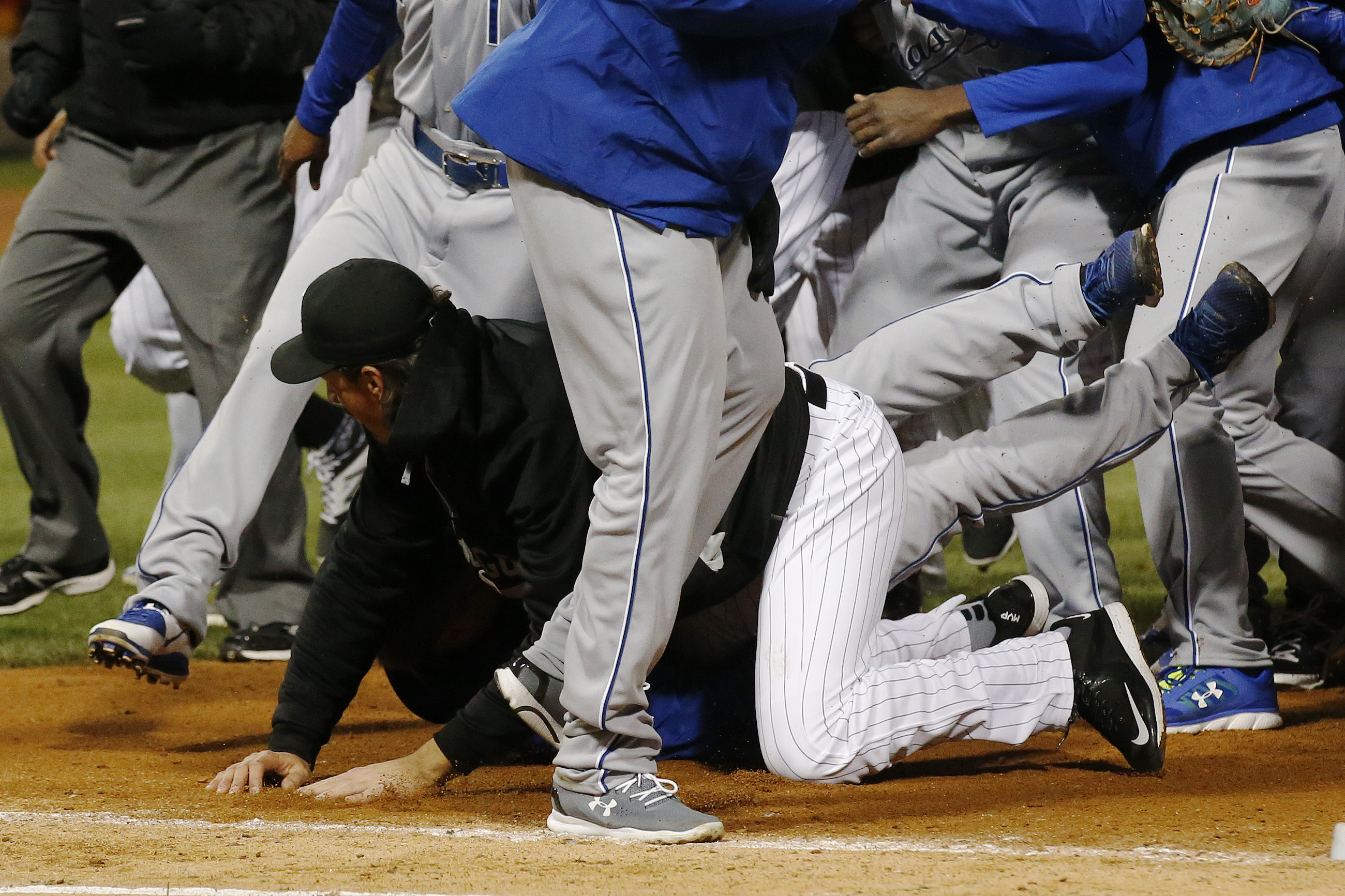 After brawl, Royals beat White Sox 3-2 in 13 innings