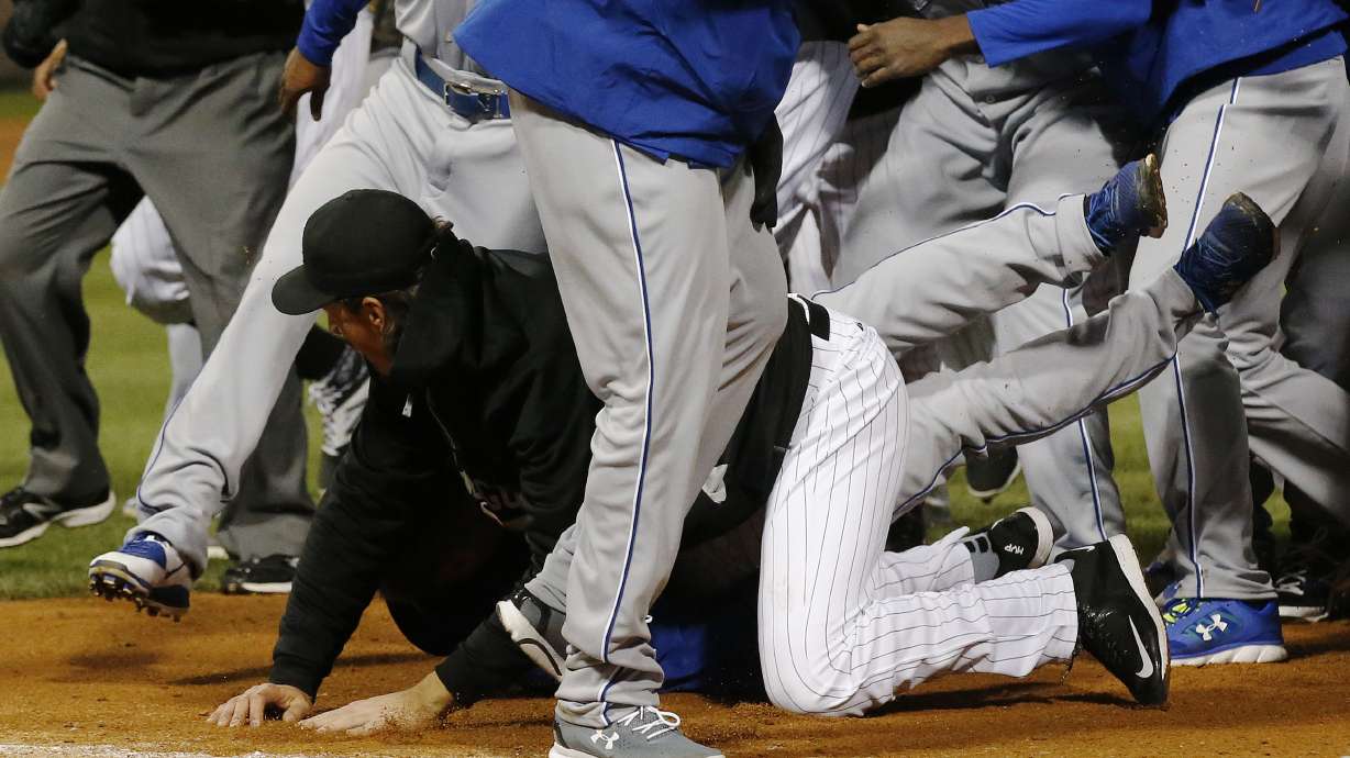 After brawl, Royals beat White Sox 3-2 in 13 innings