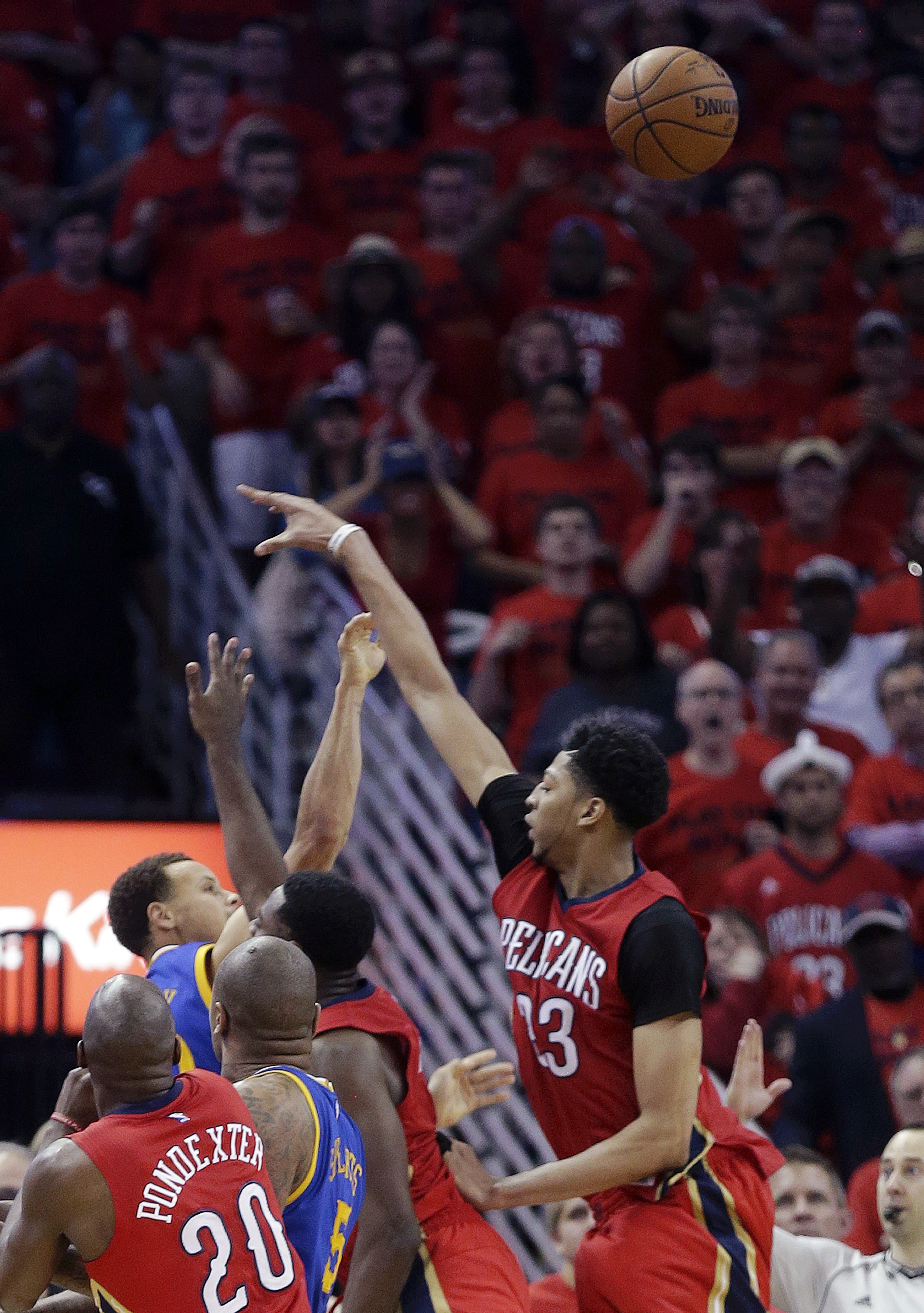 NBA: Curry was fouled on tying 3-pointer in Game 3
