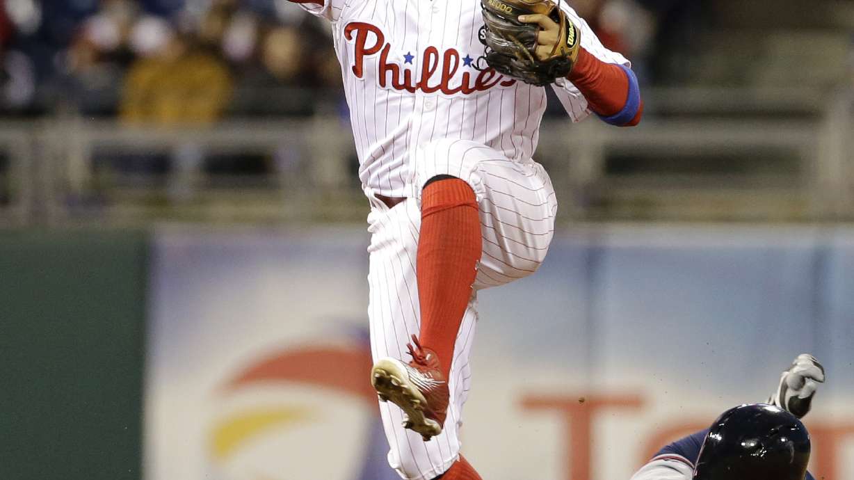 Freeman error allows winning run, Phillies beat Braves 1-0