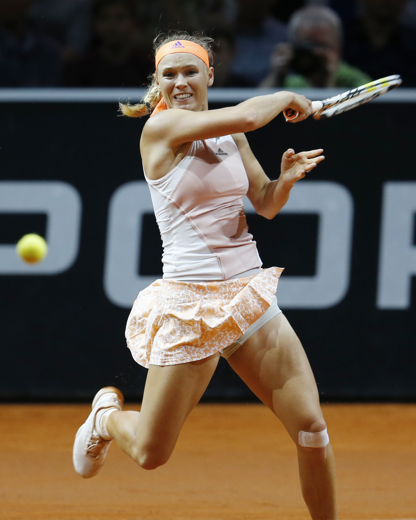 Wozniacki vs Kerber in Porsche Grand Prix final