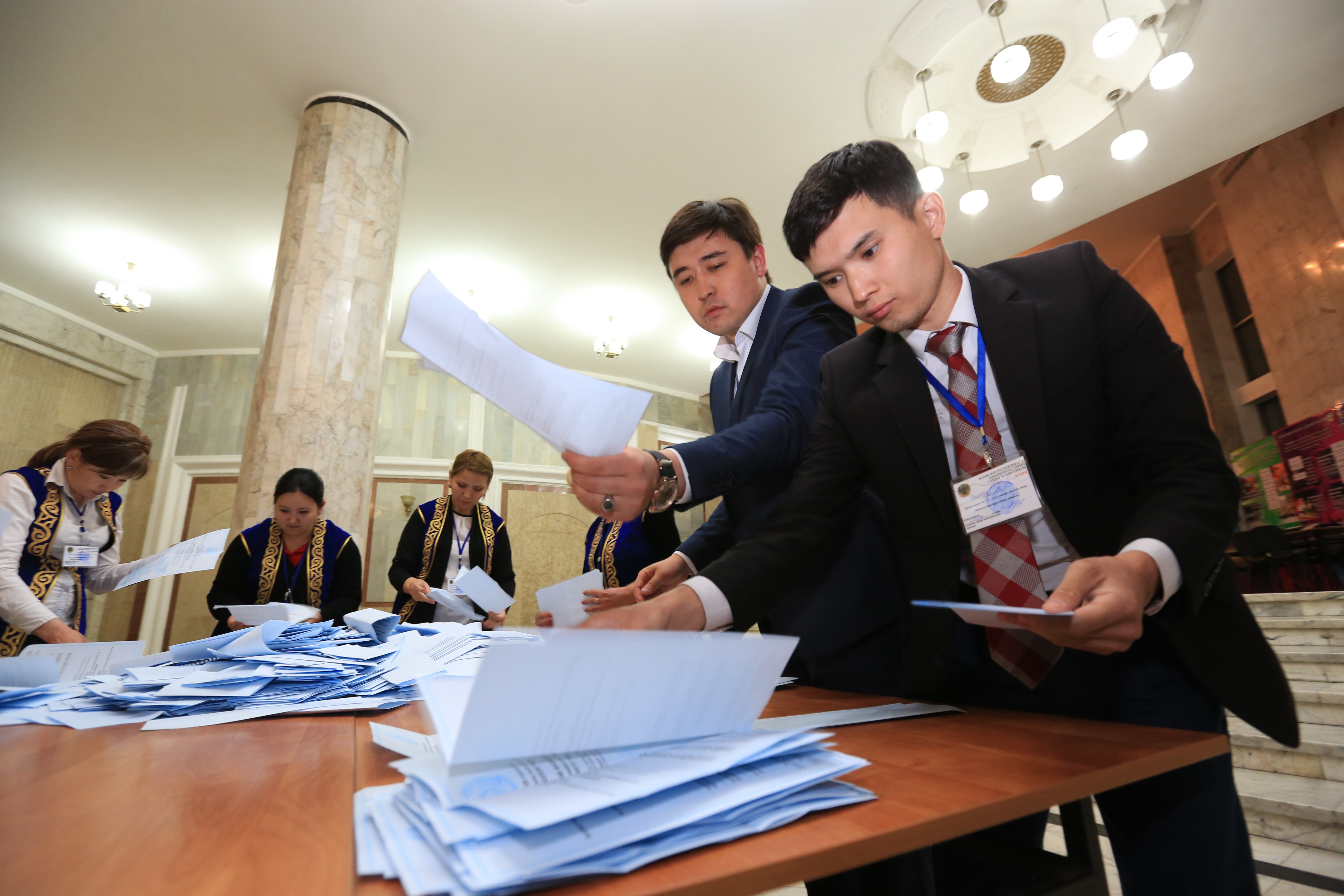 Kazakhstan's longtime leader secures crushing election win