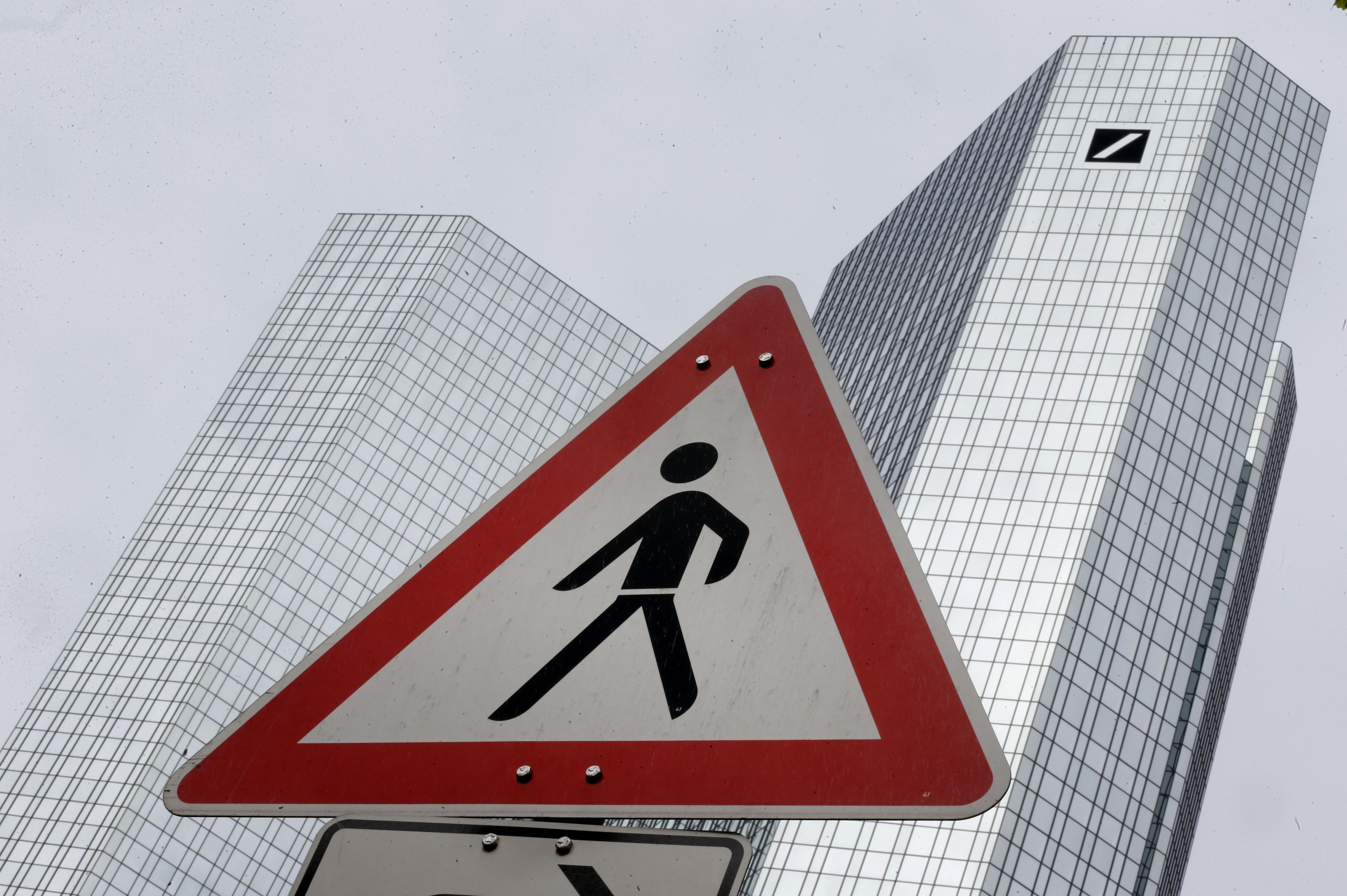 Deutsche Bank to streamline operations to improve profit