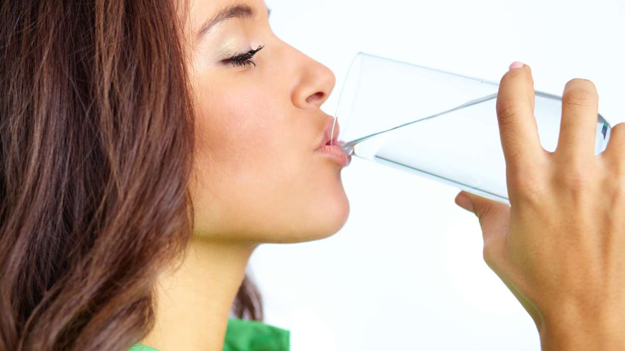 US lowers fluoride in water; too much causing splotchy teeth