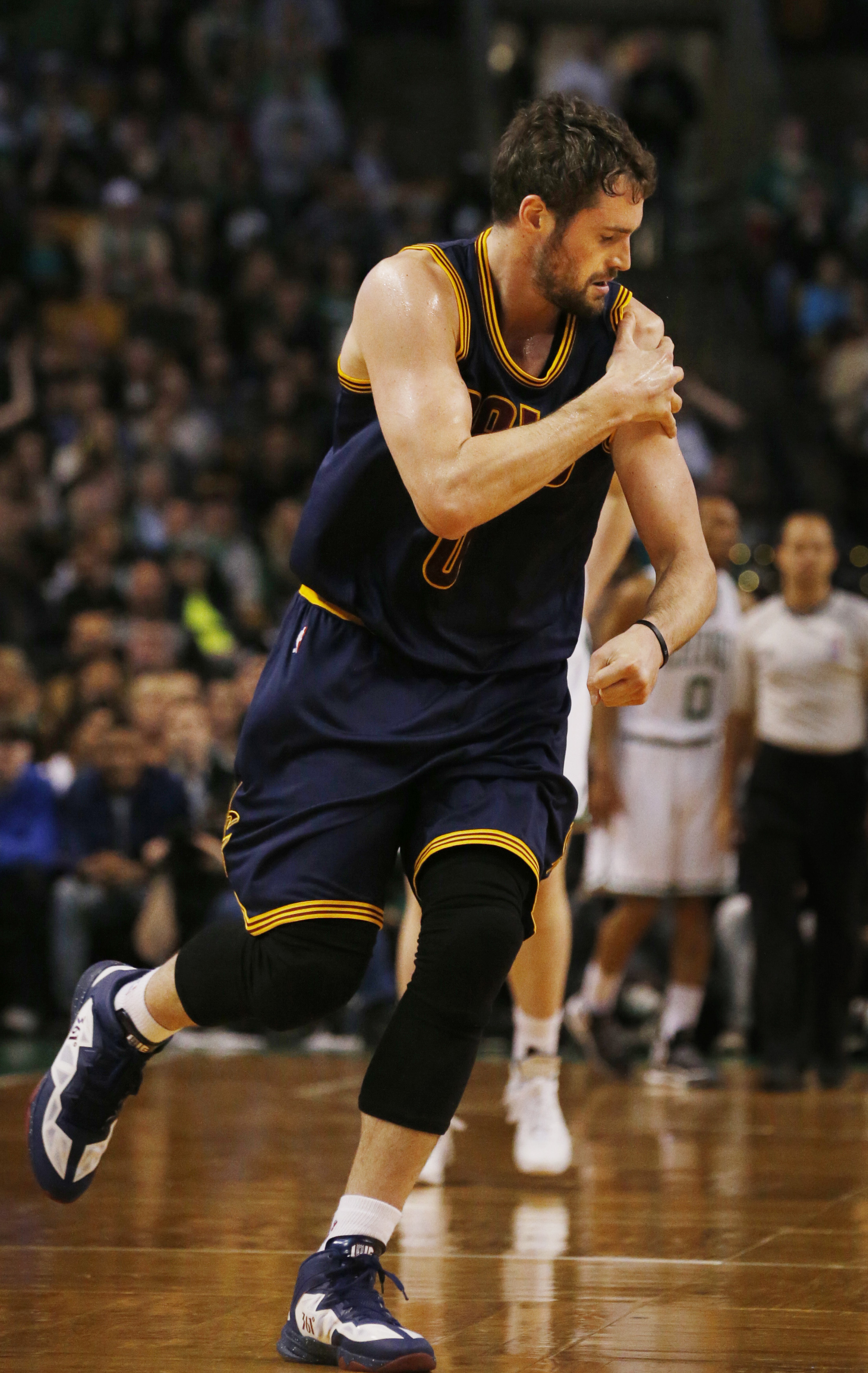 Cavs' Kevin Love out next series with dislocated shoulder