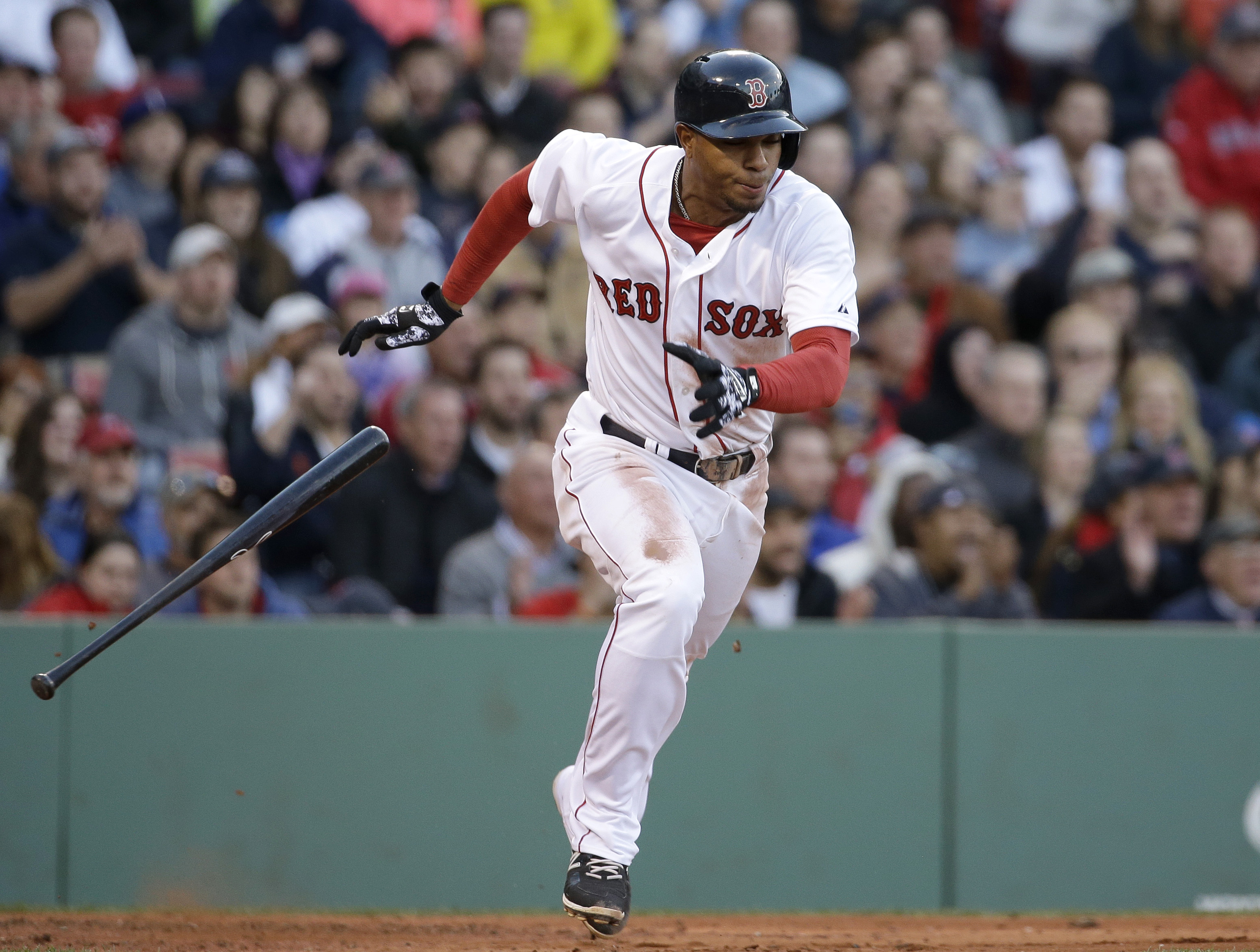 Blue Jays pound Red Sox with 17 hits, win 11-8
