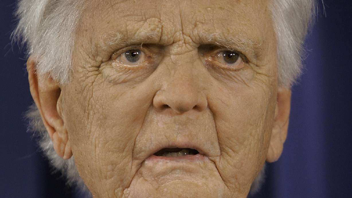 Ex- Illinois Gov. Walker, who served prison term, dies at 92