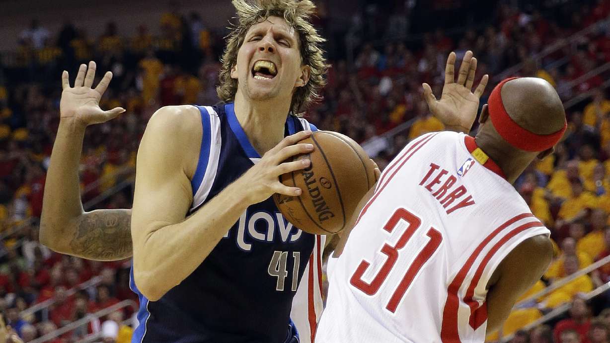 Rockets fire social media manager after distasteful tweet