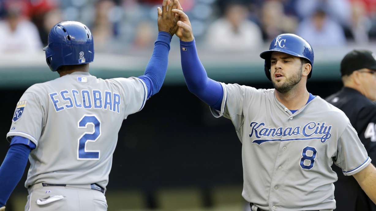 Royals' Escobar hit in head by pitch