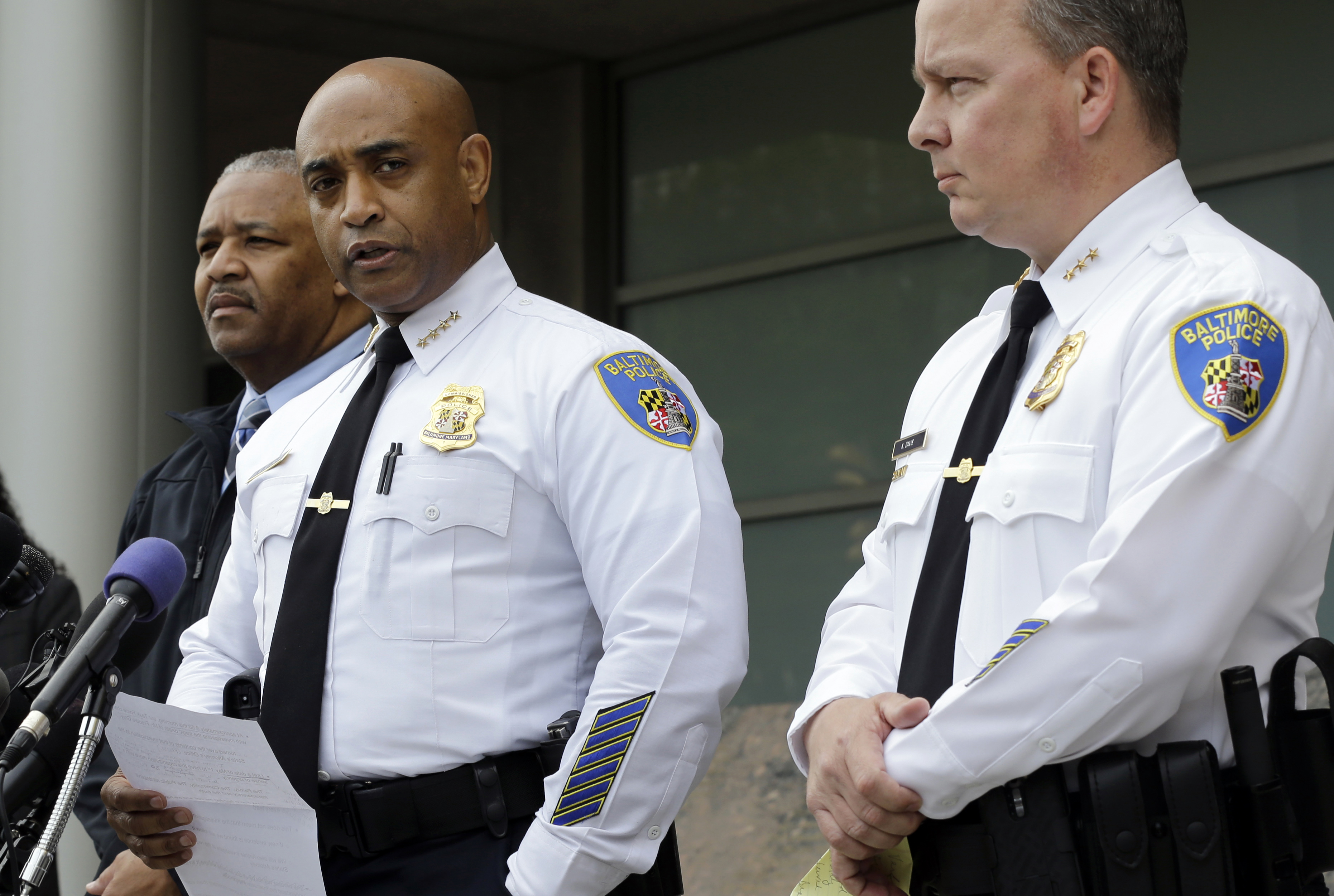 Officer in fatal arrest once hospitalized over mental health