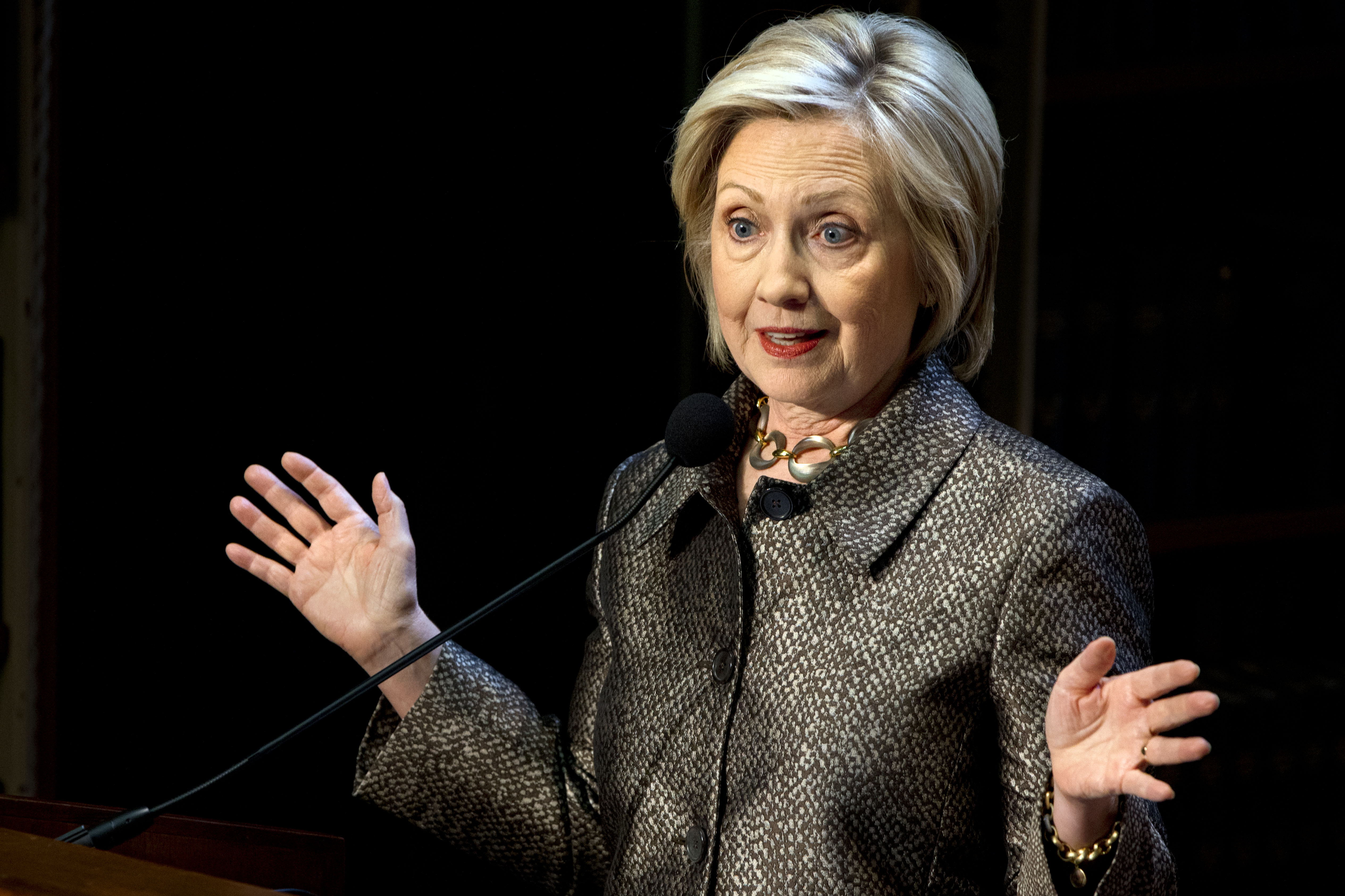 AP-GfK Poll: Doubts about Clinton's honesty after emails