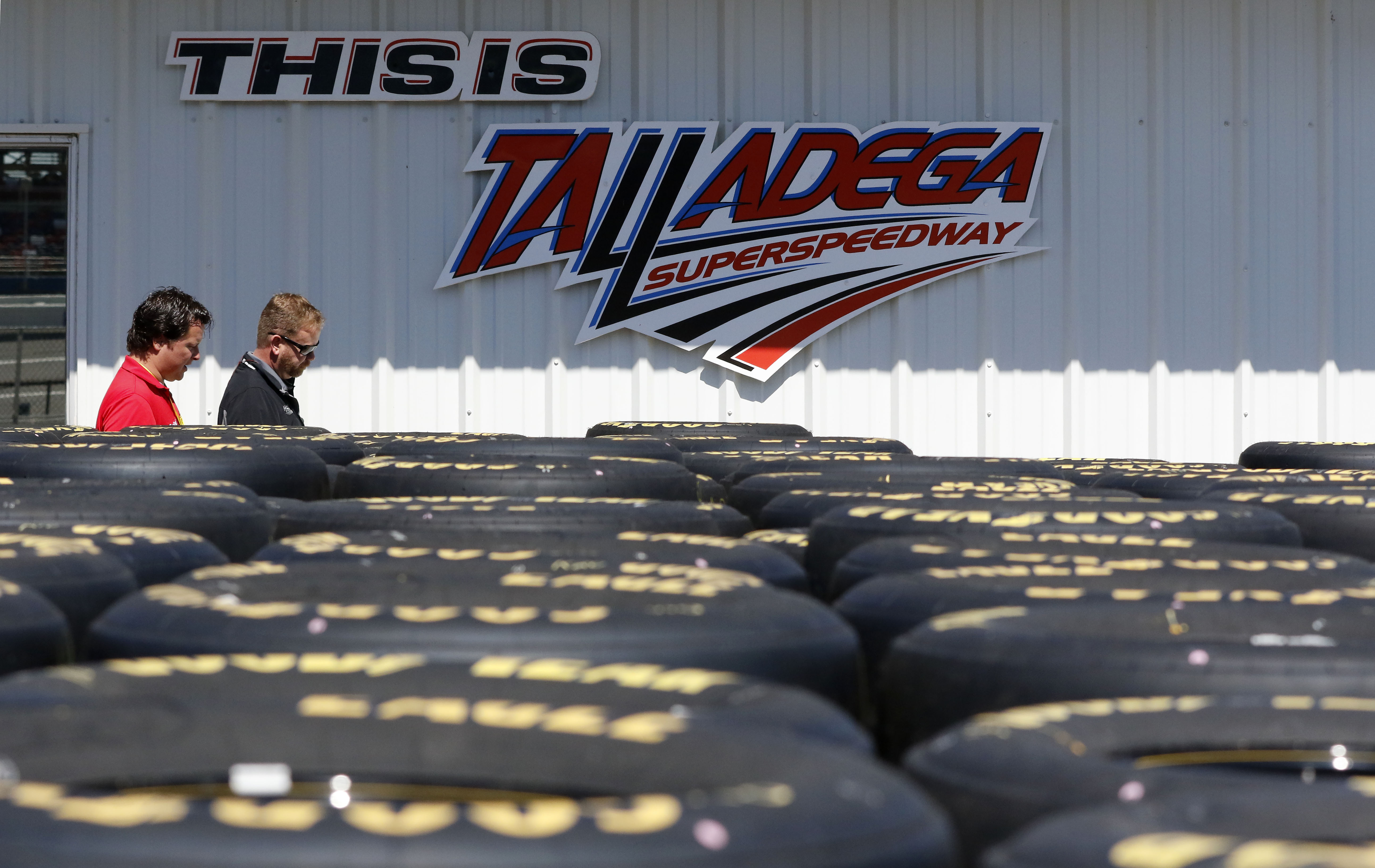 Roush Fenway's Stenhouse, Biffle lead practice sessions