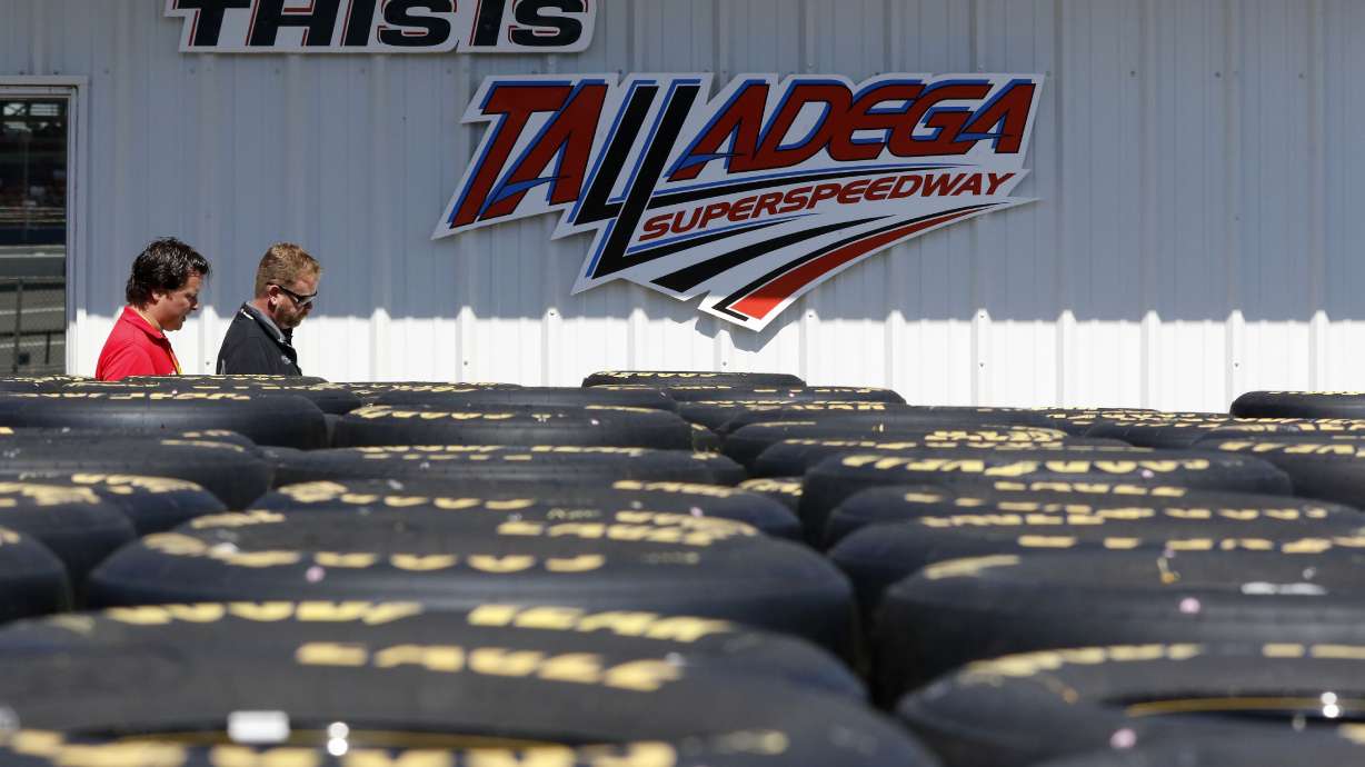 Roush Fenway's Stenhouse, Biffle lead practice sessions