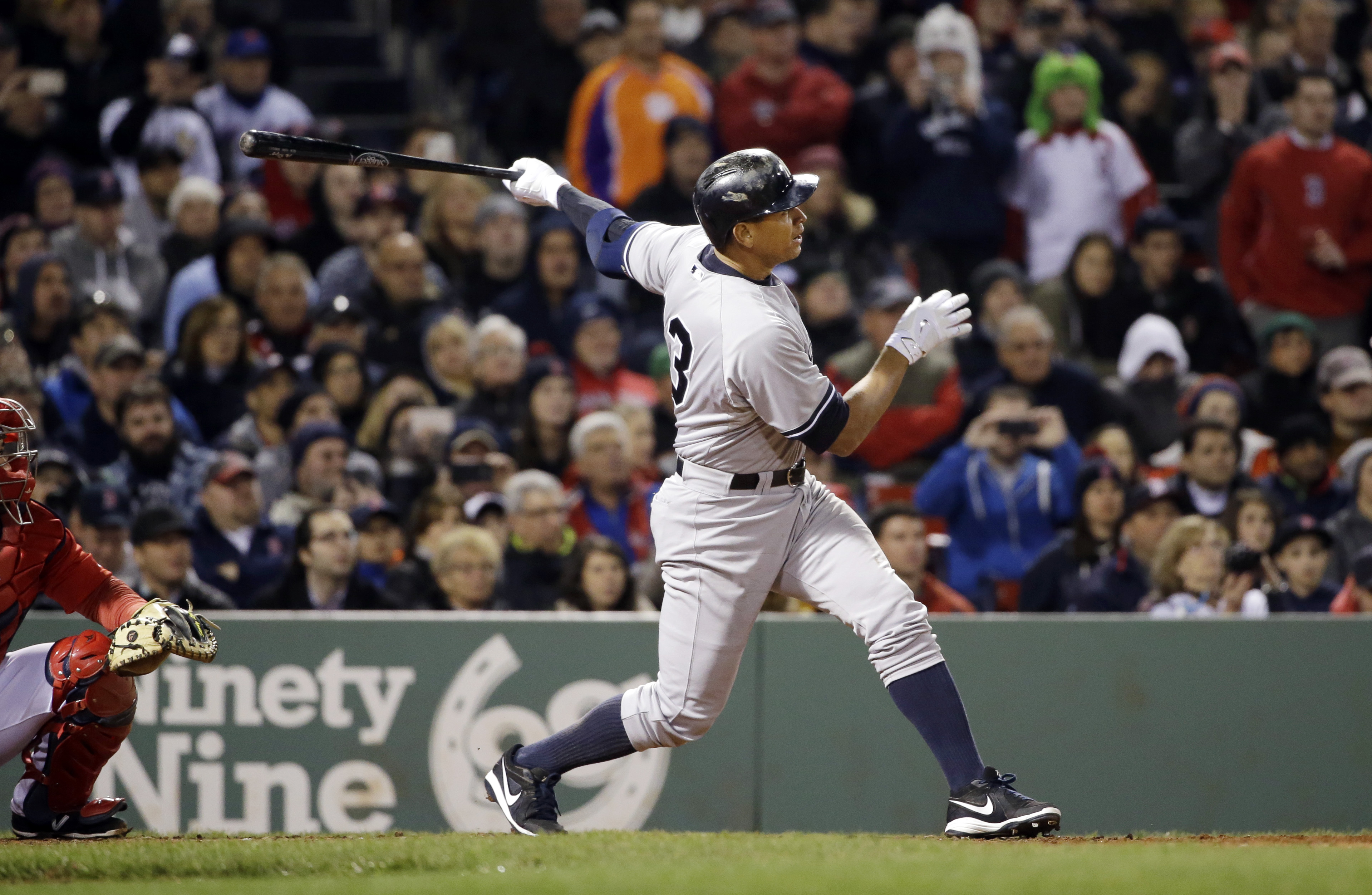 A-Rod ties Mays for 4th with 660 HRs; Yanks top Red Sox 3-2