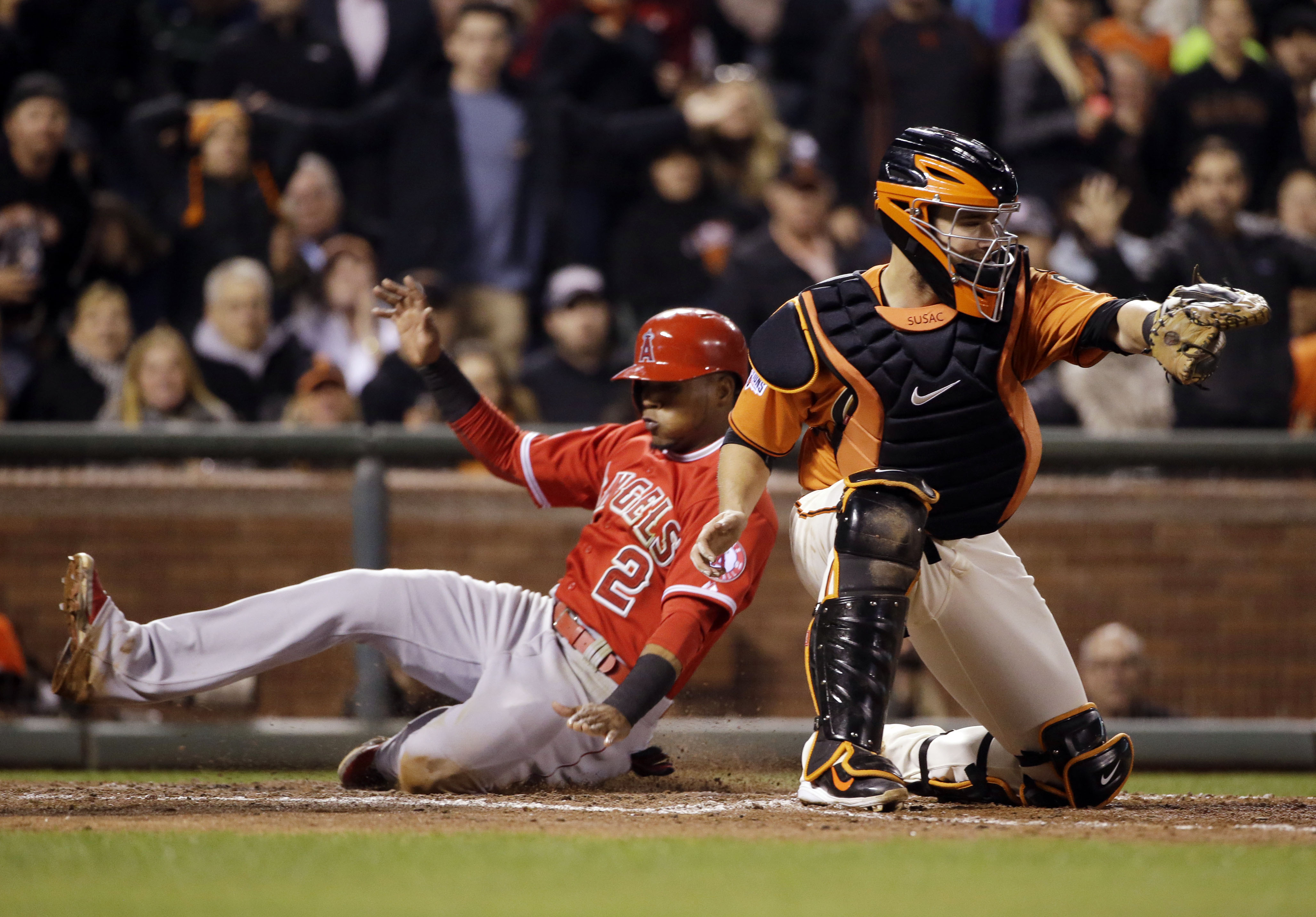 Panik lifts Giants past Angels 3-2