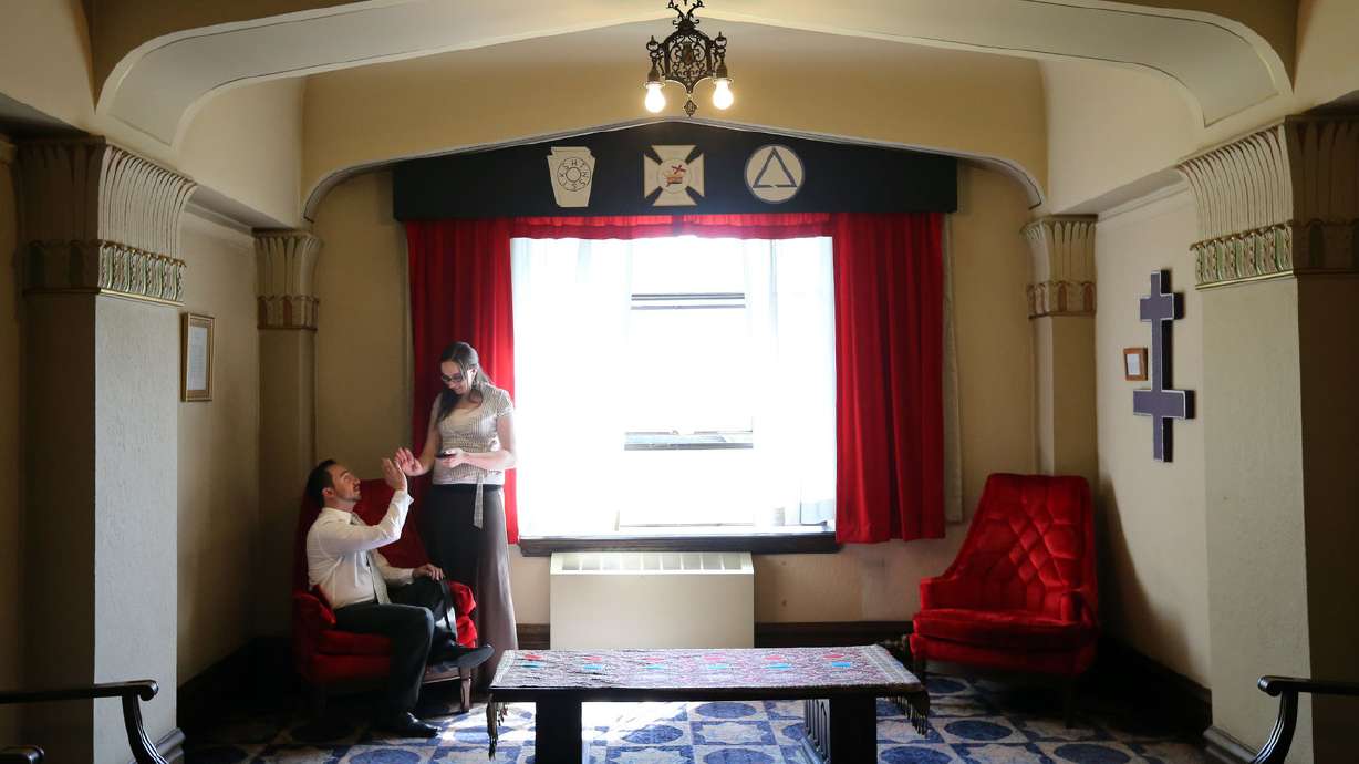 Utahns learn about Masonic temples during open house event
