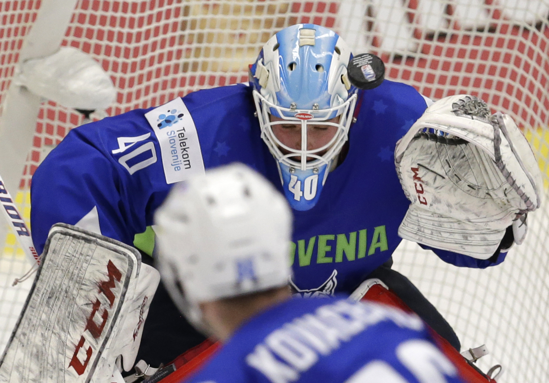 Canada beats Germany 10-0 at ice hockey worlds