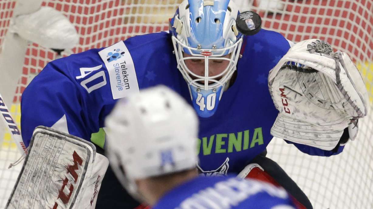 Canada beats Germany 10-0 at ice hockey worlds