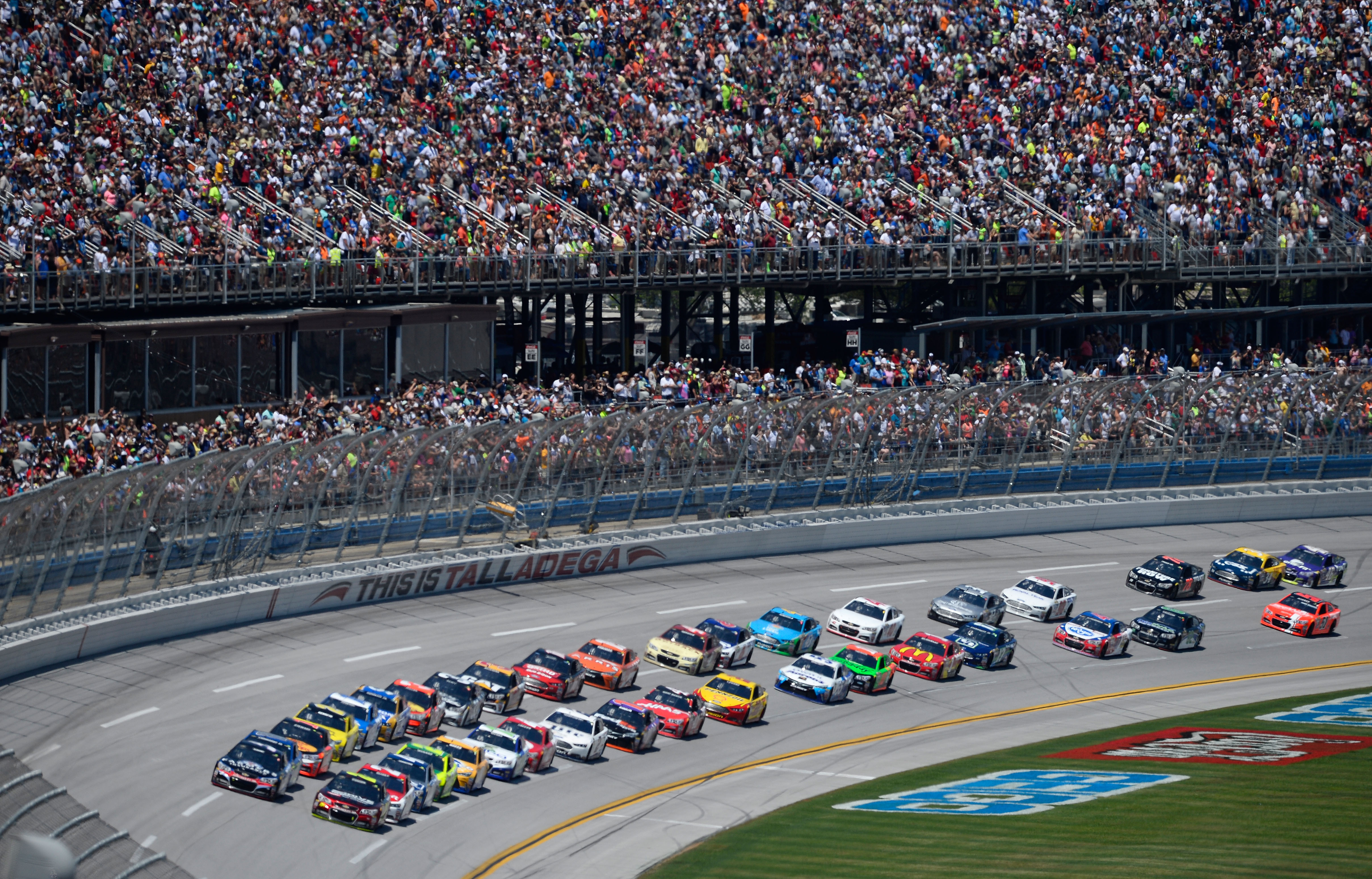 Dale Earnhardt Jr. cruises to 1st Talladega win since 2004