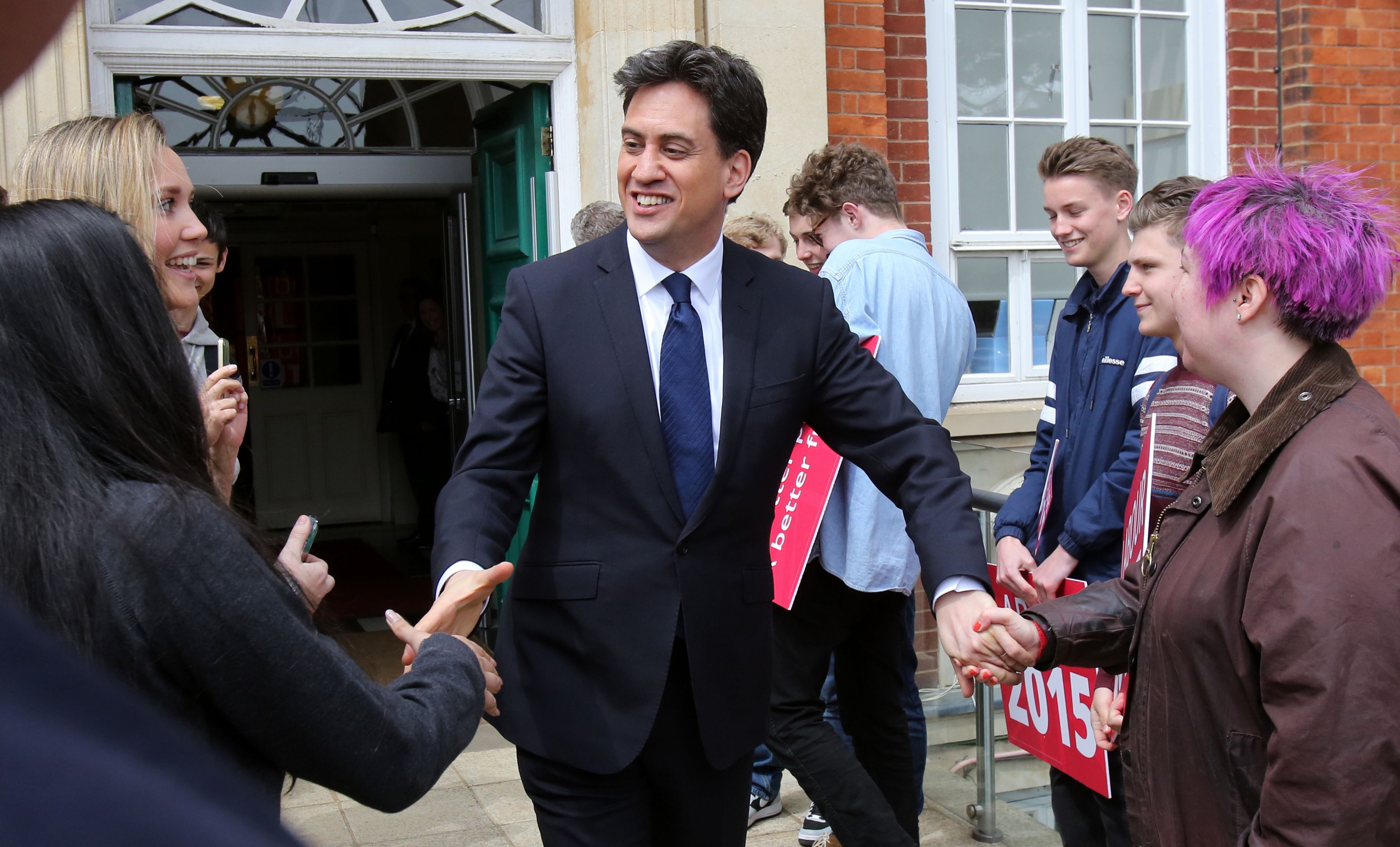 UK election hopefuls burn rubber in final campaign push