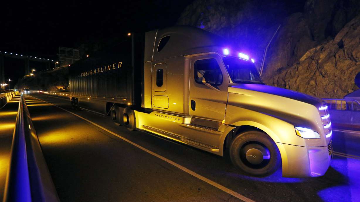 Self-driving semi-truck makes debut on Hoover Dam