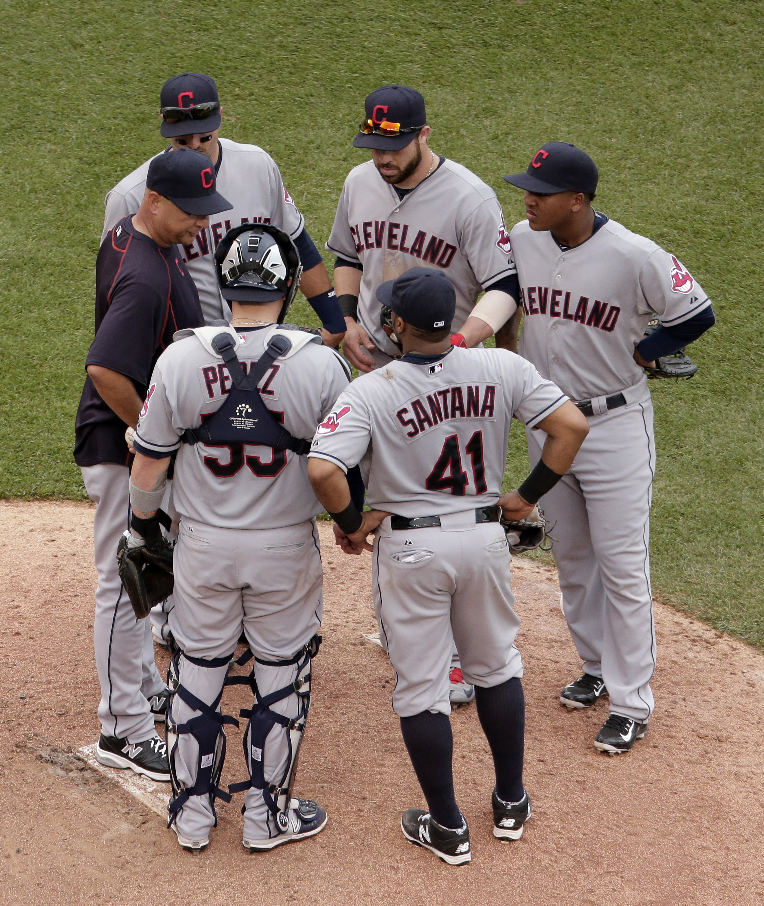 Cy Young winner Kluber winless this year, Royals top Indians