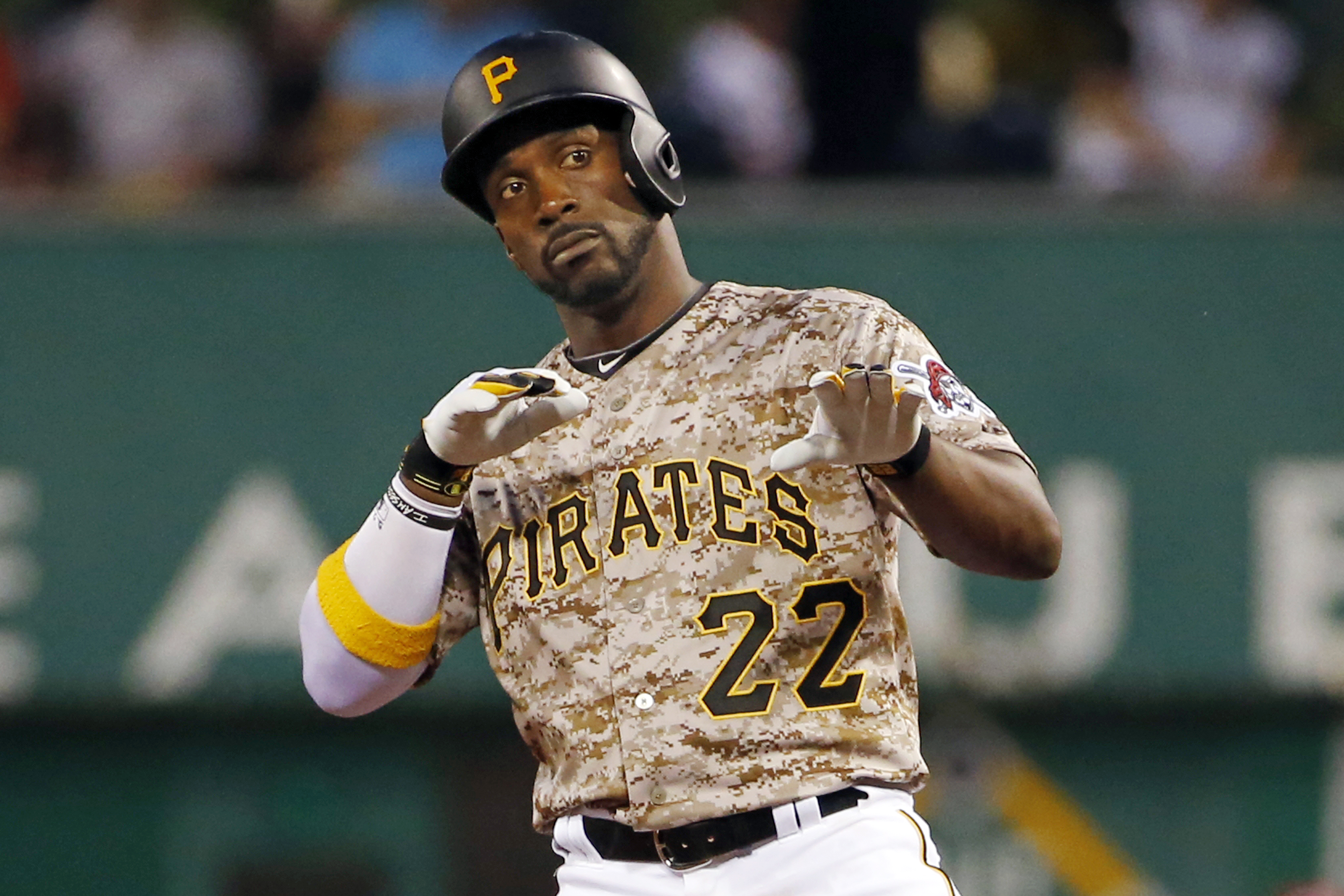 Pirates bust loose, end 5-game slide with 7-2 win over Reds