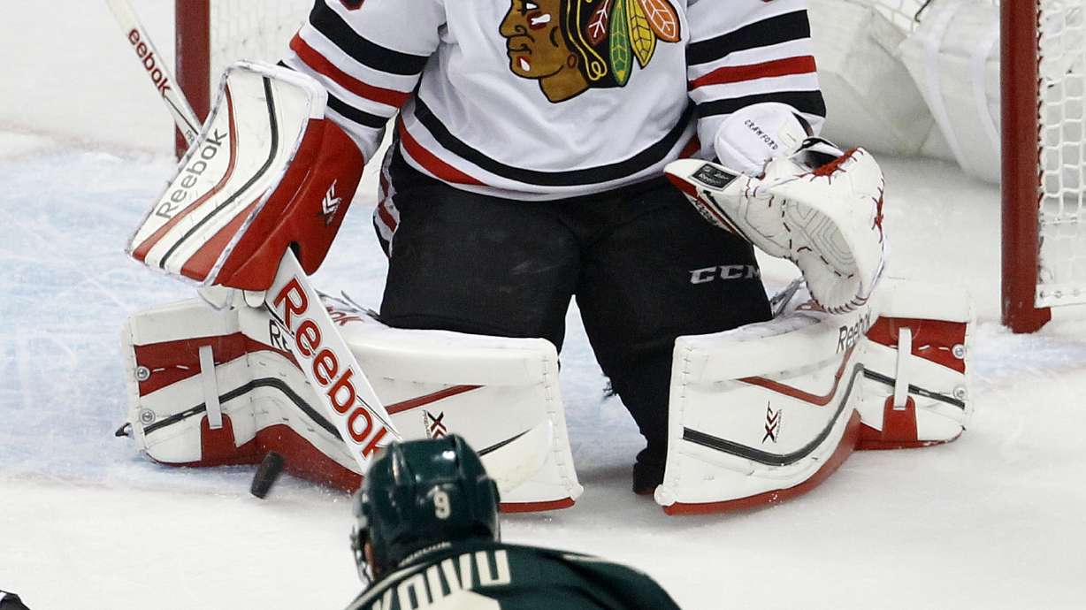 Blackhawks hang on for 4-3 win over Wild to sweep series