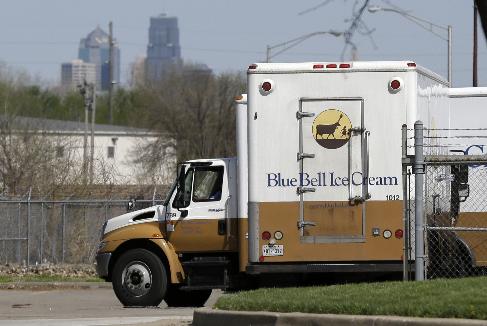 Listeria contamination in Blue Bell plants goes back 2 years