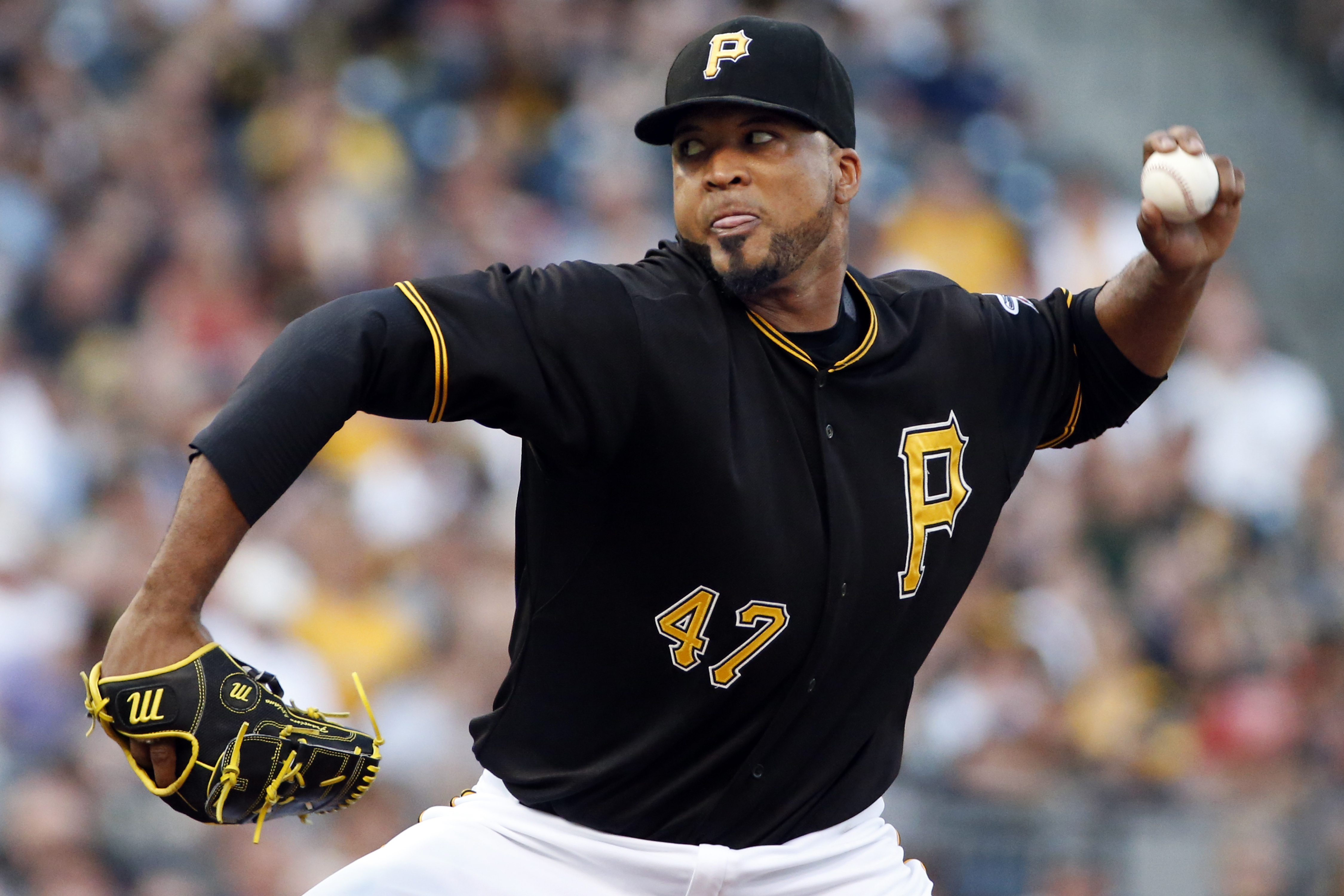 Holliday, Wong power Cardinals to 8-5 win over Pirates