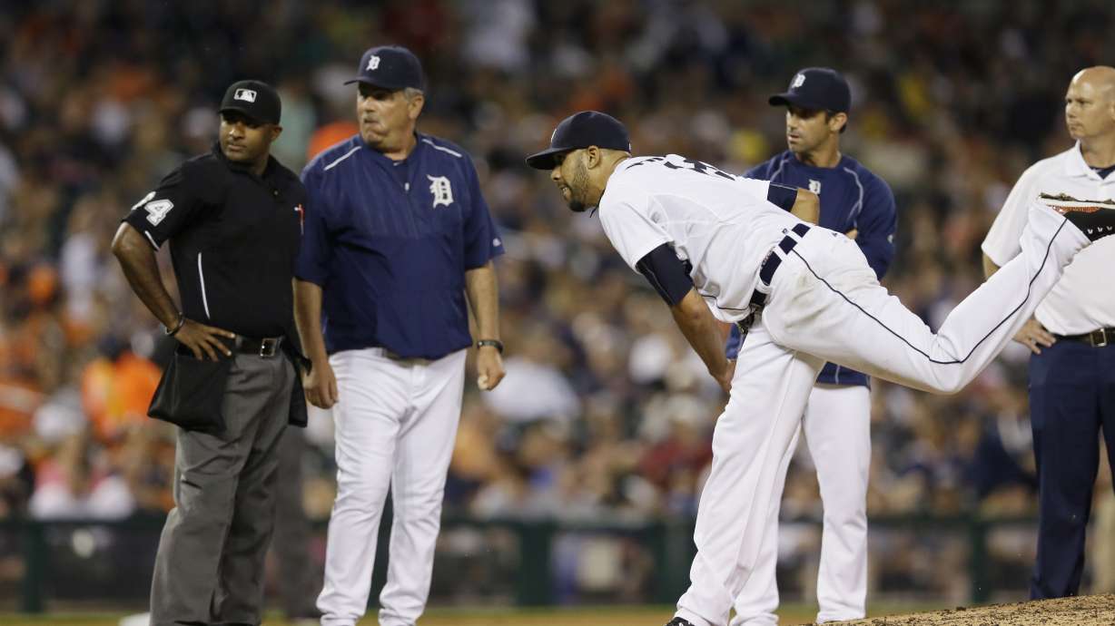 Pino's throwing error in 9th gives Tigers 6-5 win over KC