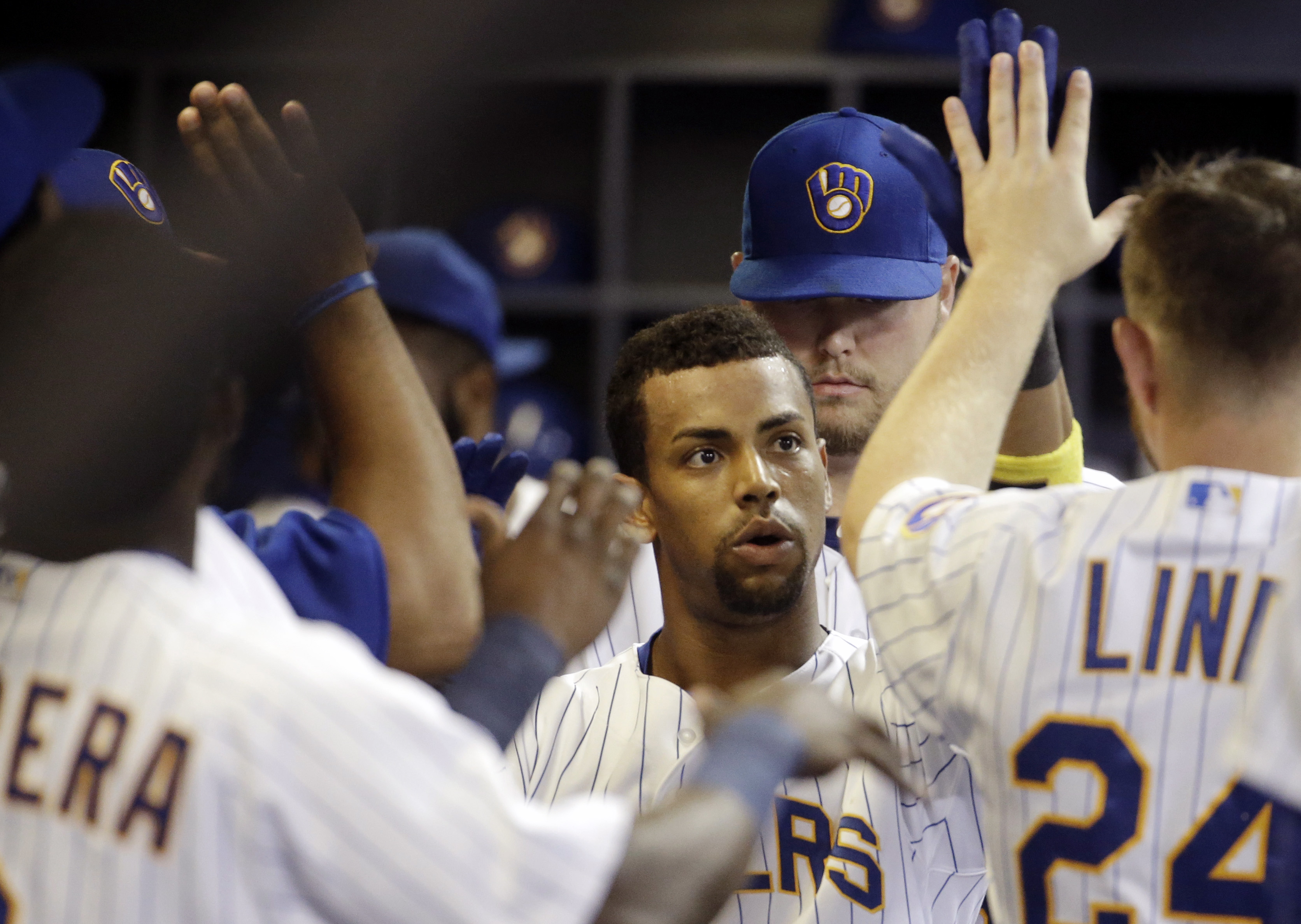 Power surge: Cubs outslug Brewers, hold on for 7-6 win