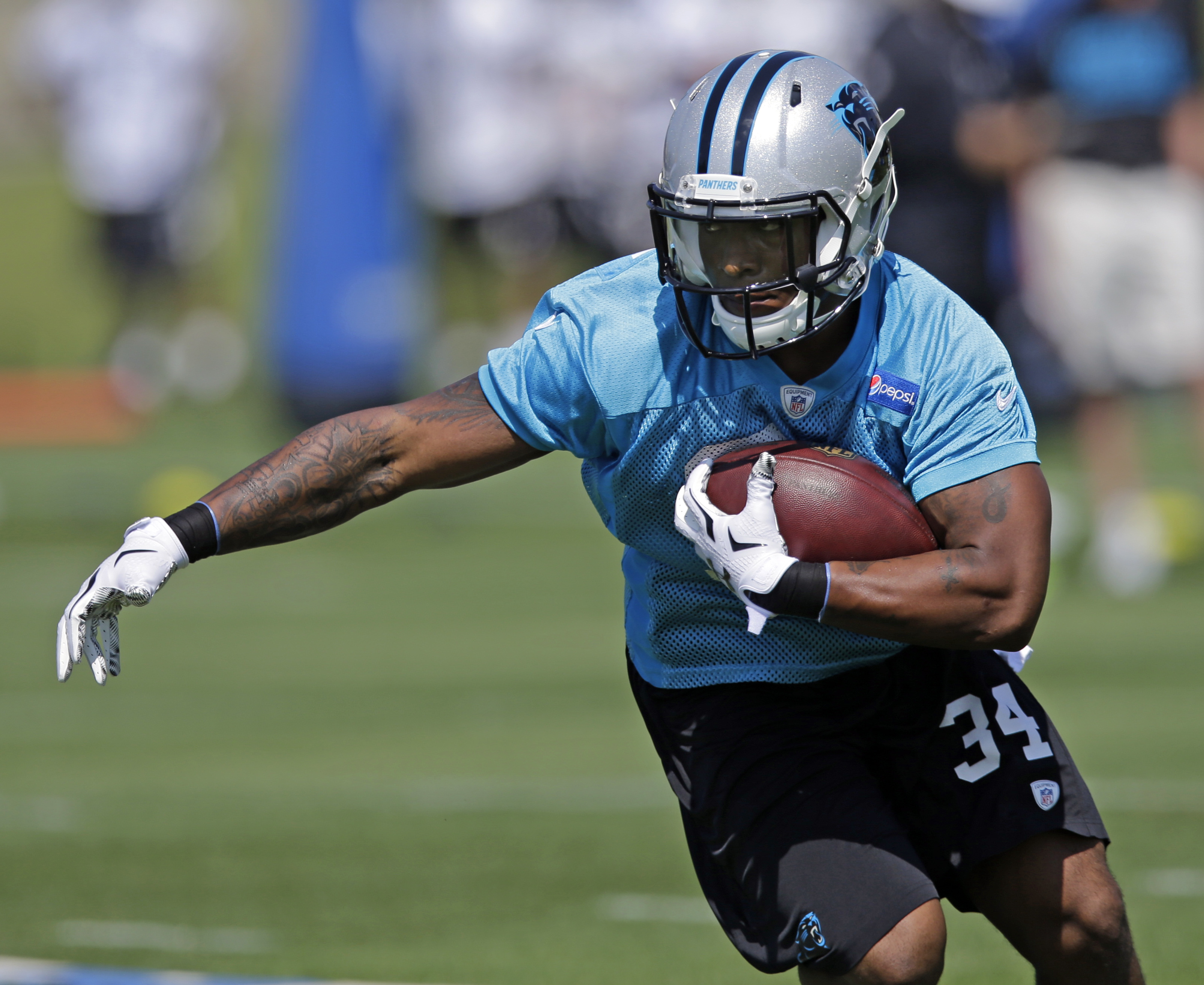 Artis-Payne seeking room for 2 Cams in Carolina backfield