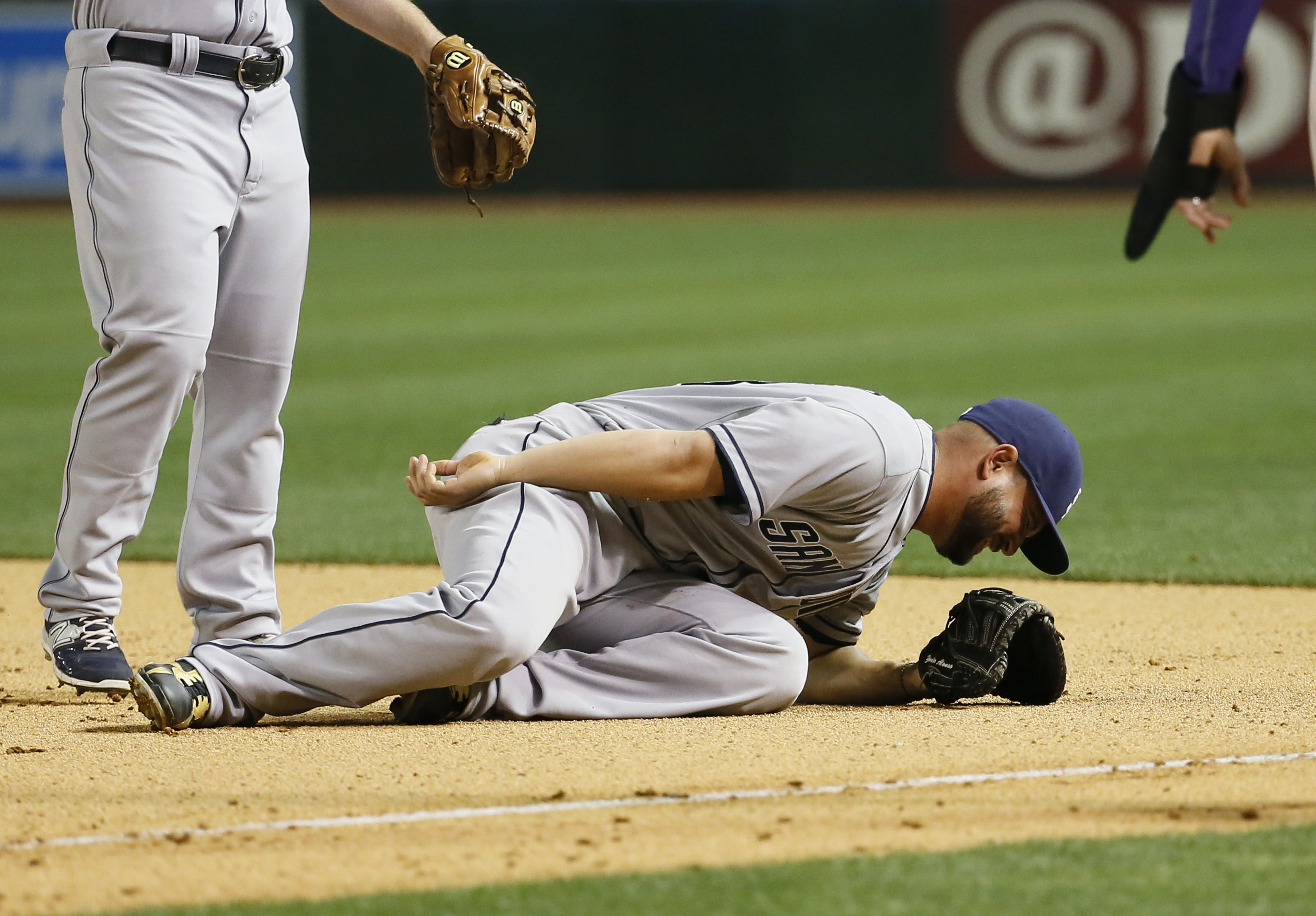 Padres place 1B Alonso on DL, recall OF Almonte