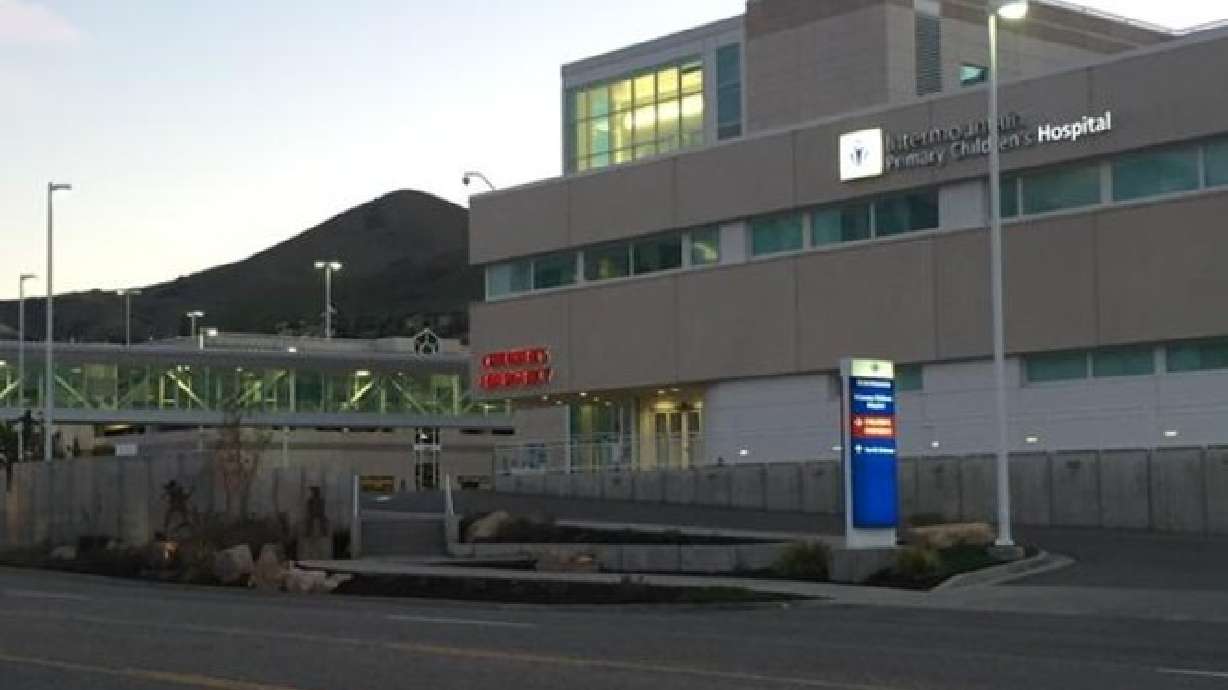 Niño de 16 meses muere como consecuencia de haber caído a un jacuzzi en su casa de UT