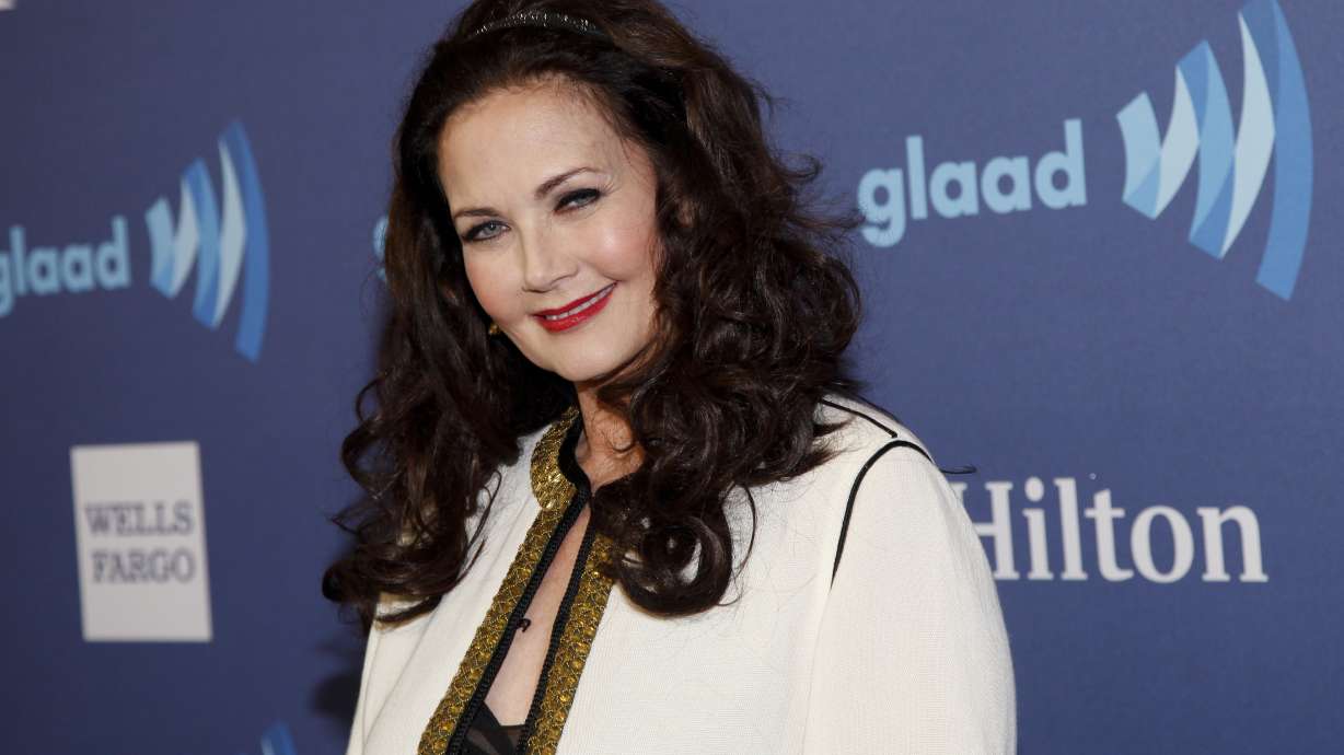 Kelly Ripa, John Oliver among recipients of GLAAD awards