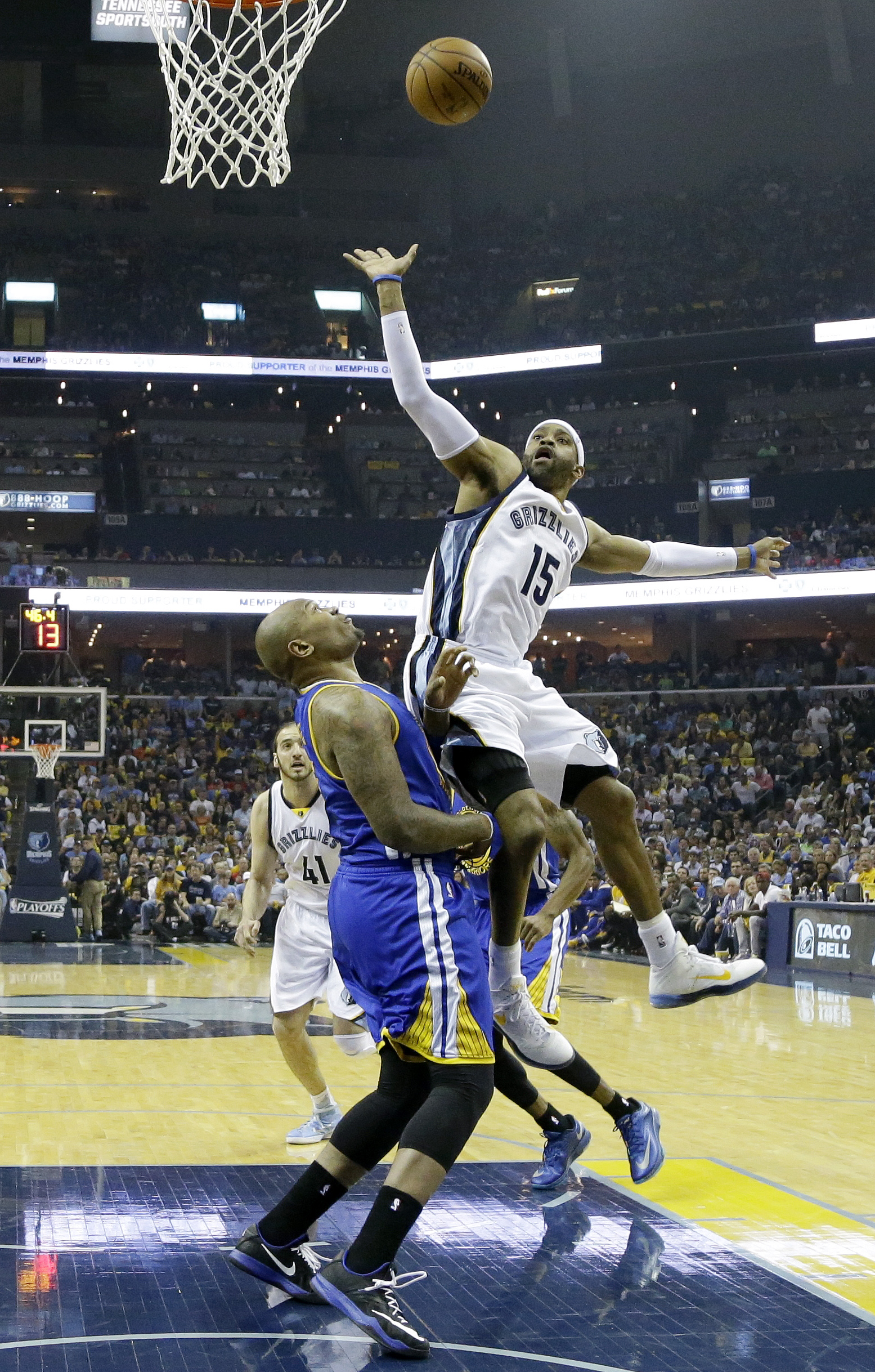 Marreese Speights hurts right calf in 4th vs. Memphis