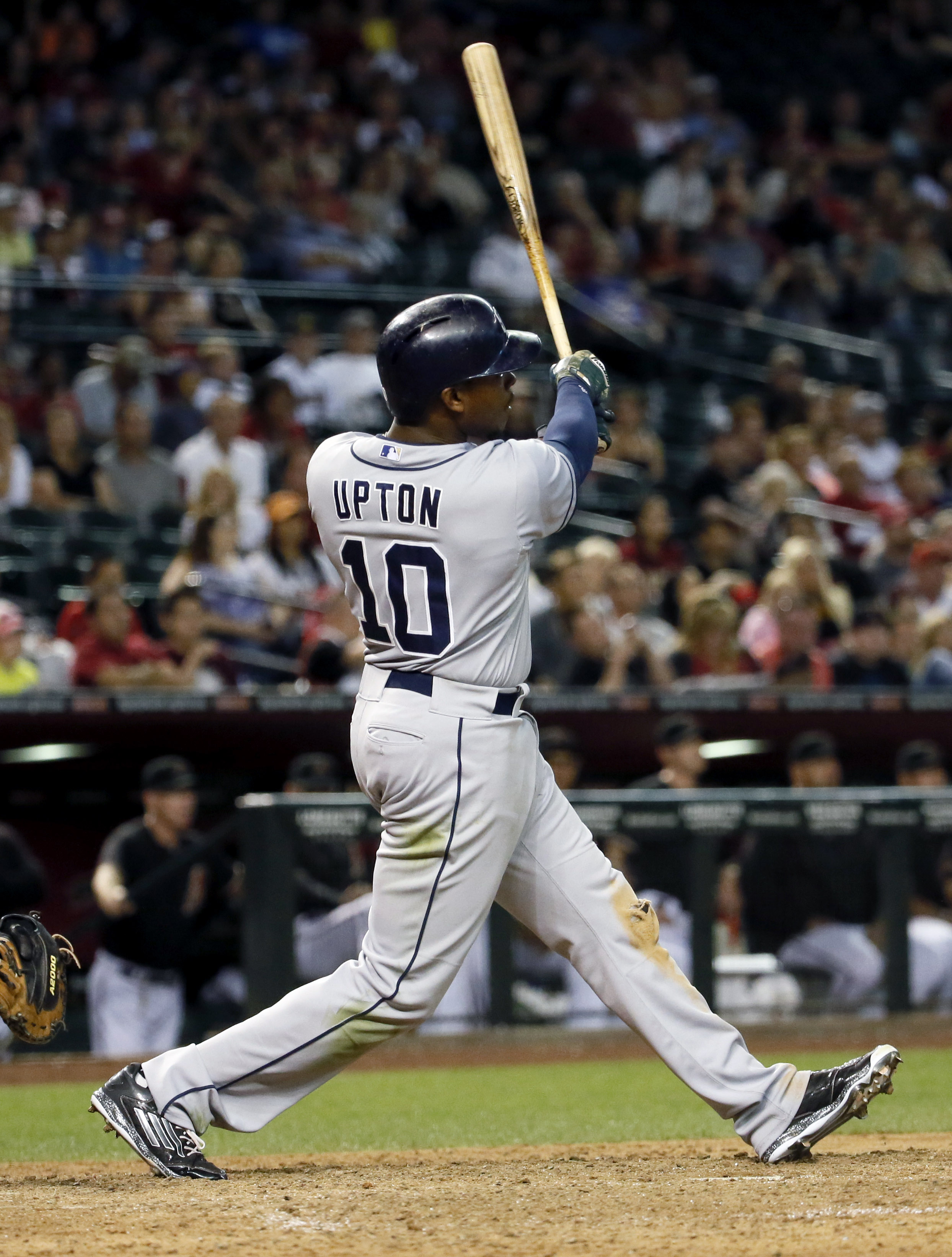 Upton's 12th-inning homer lifts Padres past D-Backs 6-4