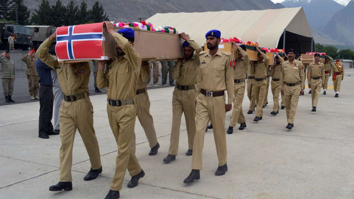 Video: Taliban downed Pakistan helicopter carrying diplomats