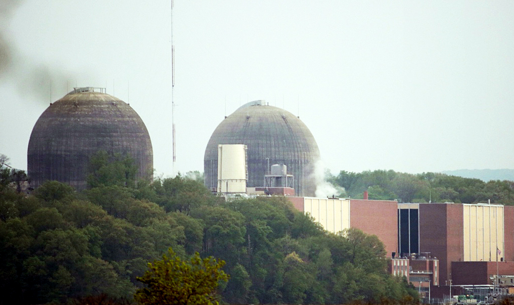 Governor says nuclear plant fire produced Hudson oil slick