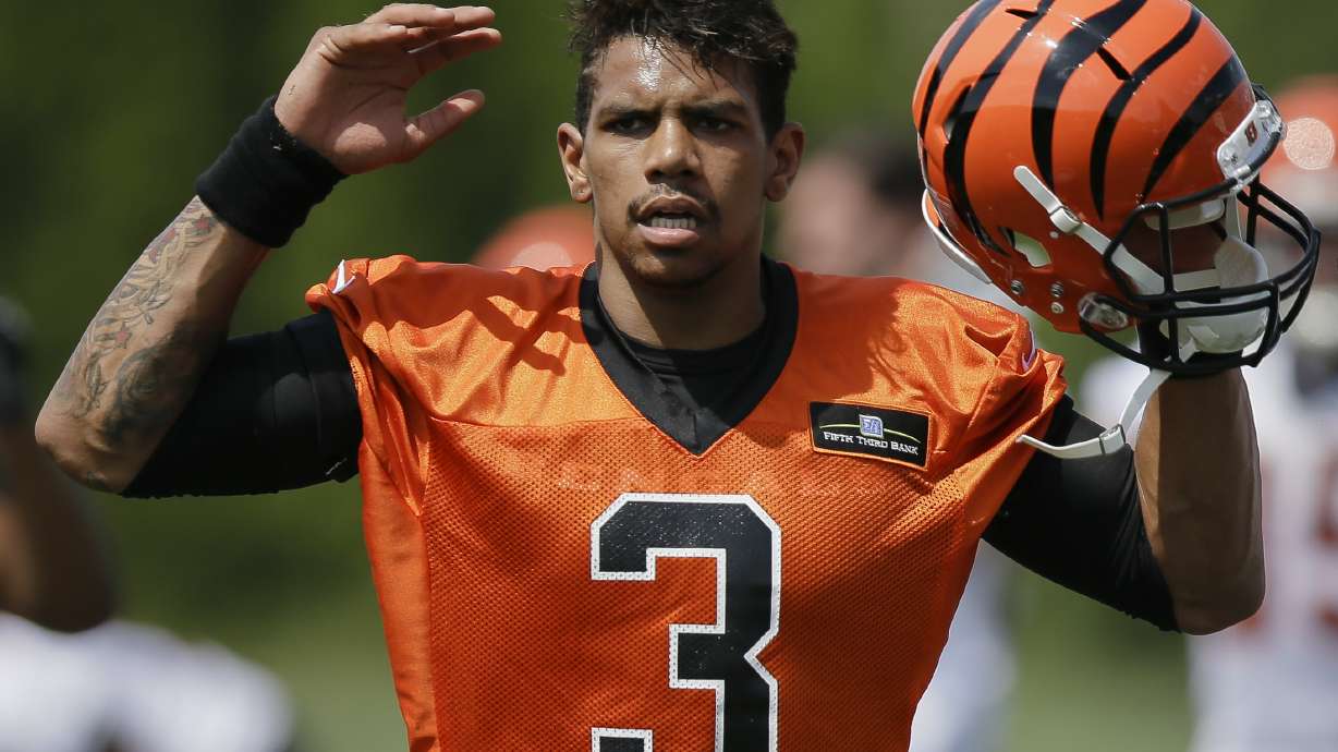 Bengals sign QB Terrelle Pryor, competing for backup job