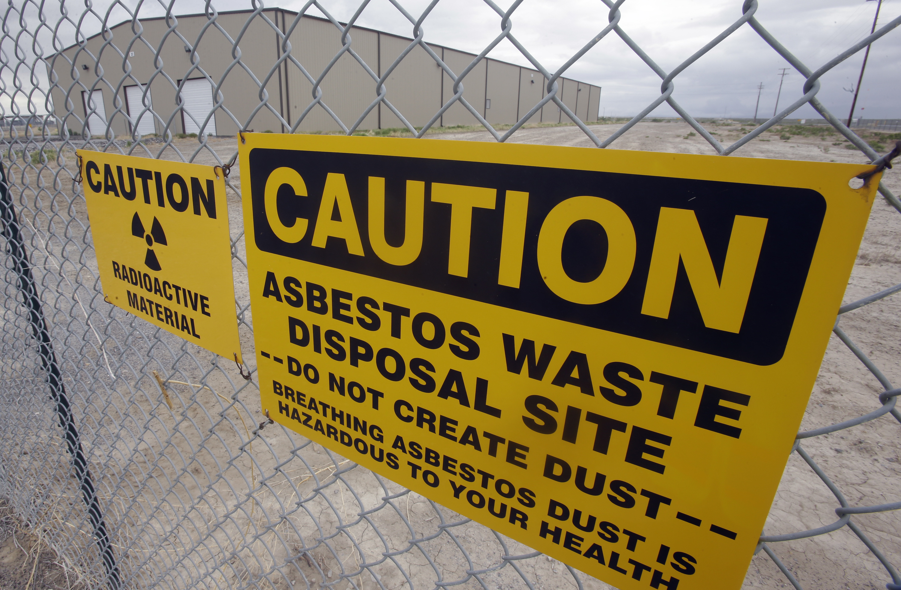 Plan to bury uranium in Utah scrutinized as decision nears